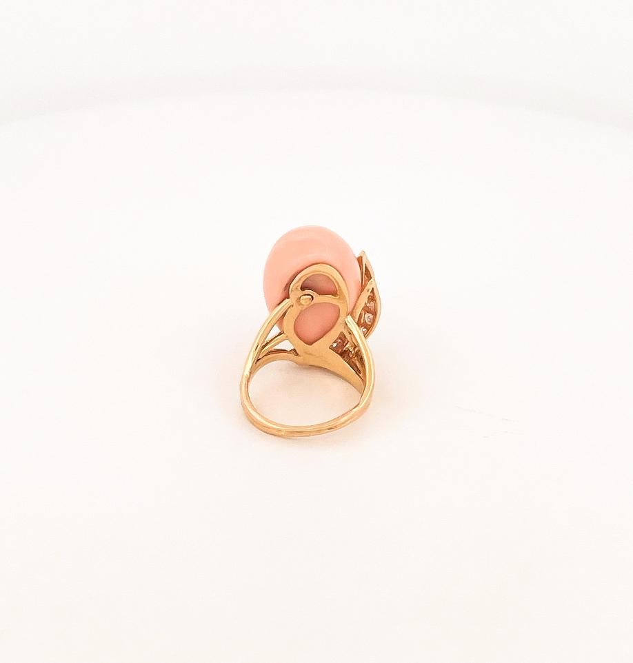 Oval Cut 1970's 18k Yellow Gold Angel Skin Coral Ring