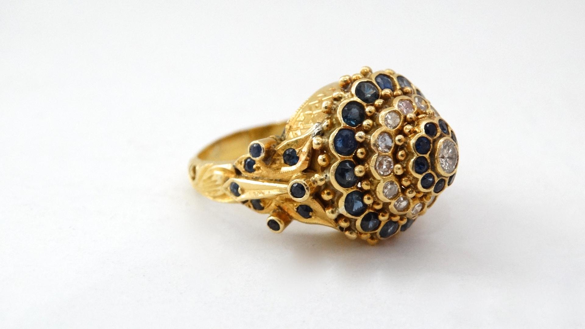 1970s 18K Yellow Gold & Sapphire Princess Ring  In Good Condition In Scottsdale, AZ