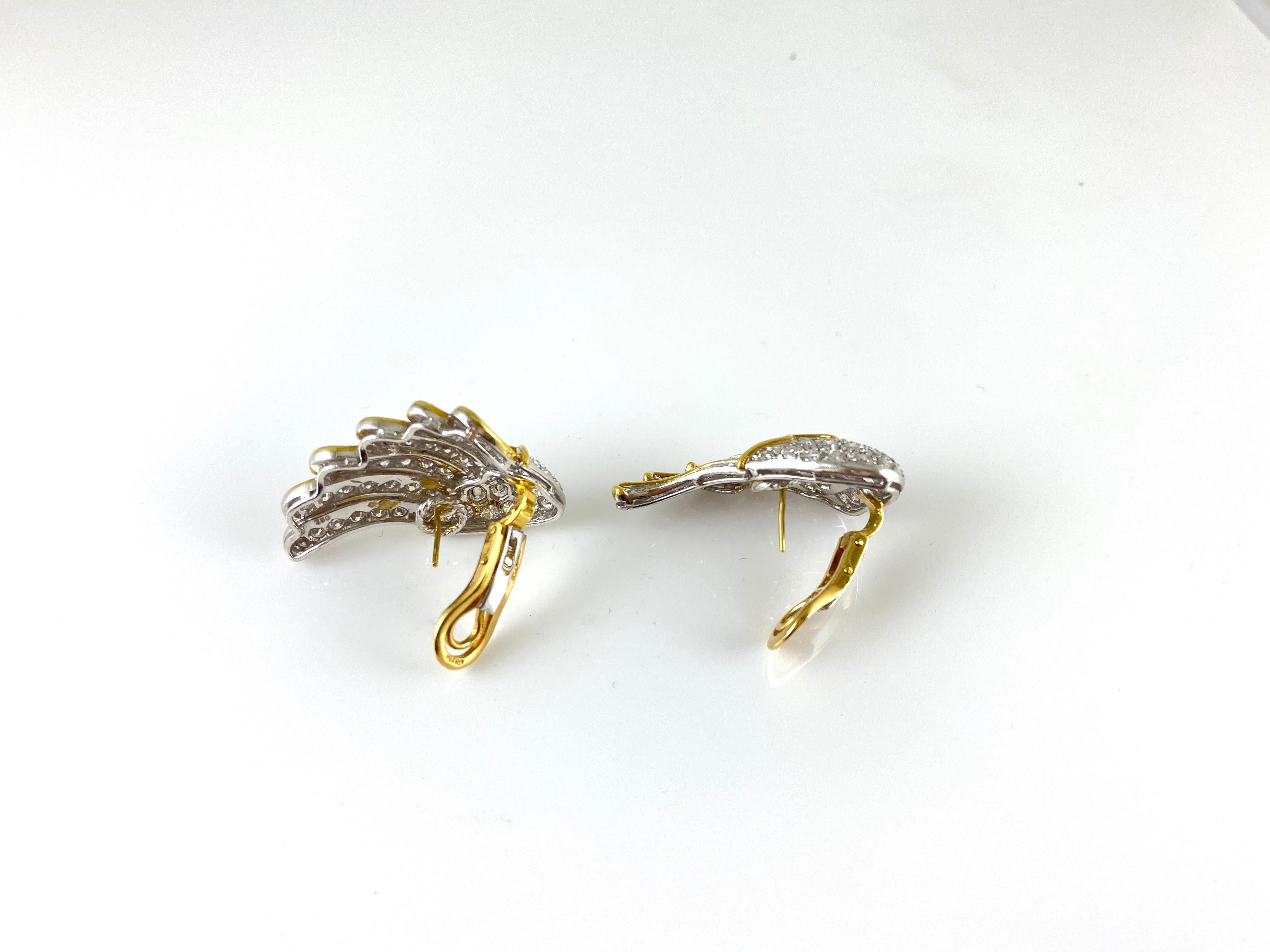1970s 18 Karat Yellow Gold Wings with Diamonds Earring In Excellent Condition In New York, NY