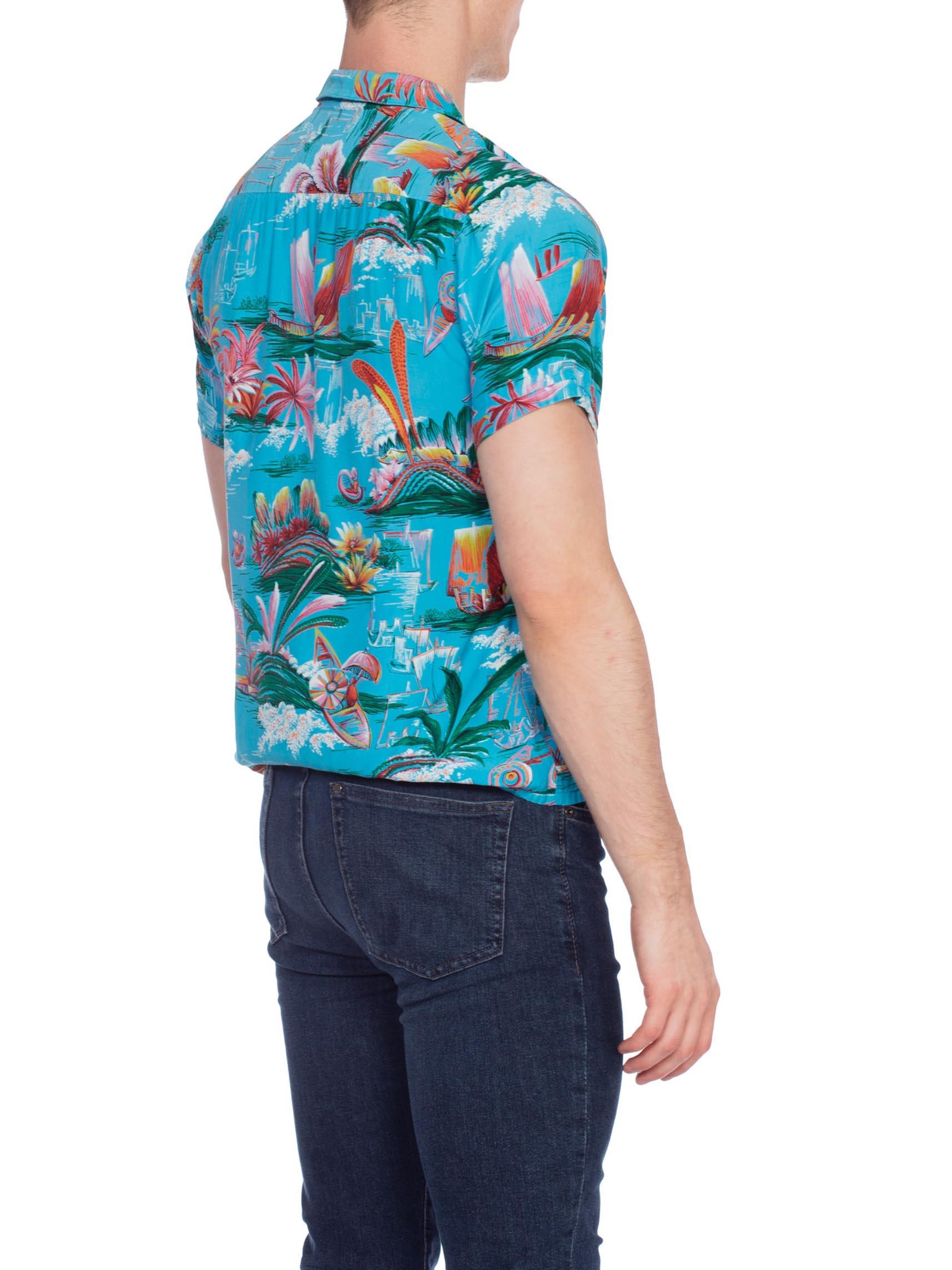 1970S Teal Rayon Men's 40S Style Tropical Hawaiian Shirt In Excellent Condition For Sale In New York, NY