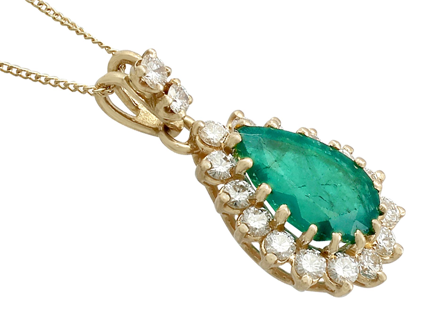 1970s 1.98 Carat Emerald and Diamond Yellow Gold Pendant In Excellent Condition In Jesmond, Newcastle Upon Tyne