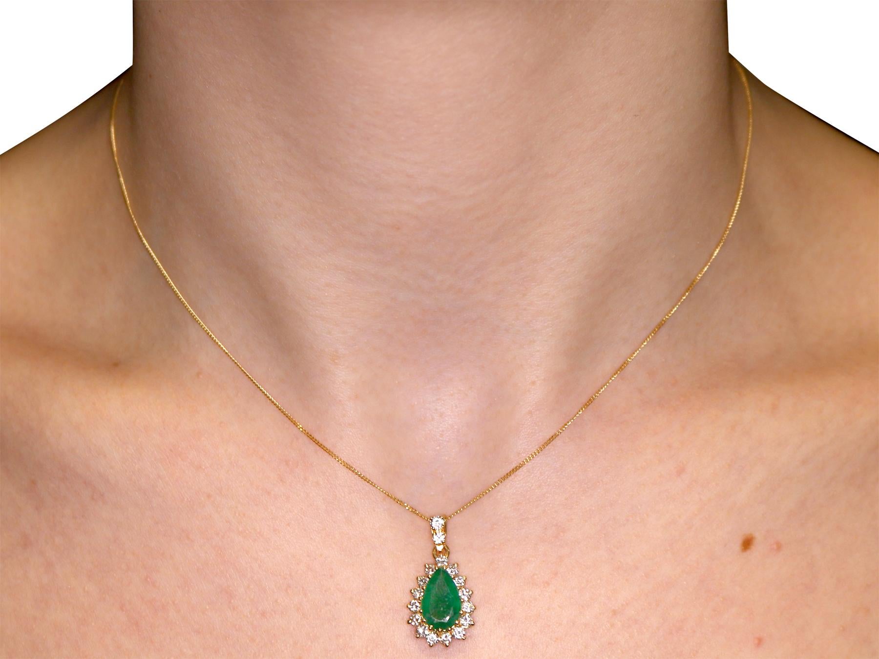 1970s 1.98 Carat Emerald and Diamond Yellow Gold Pendant 4