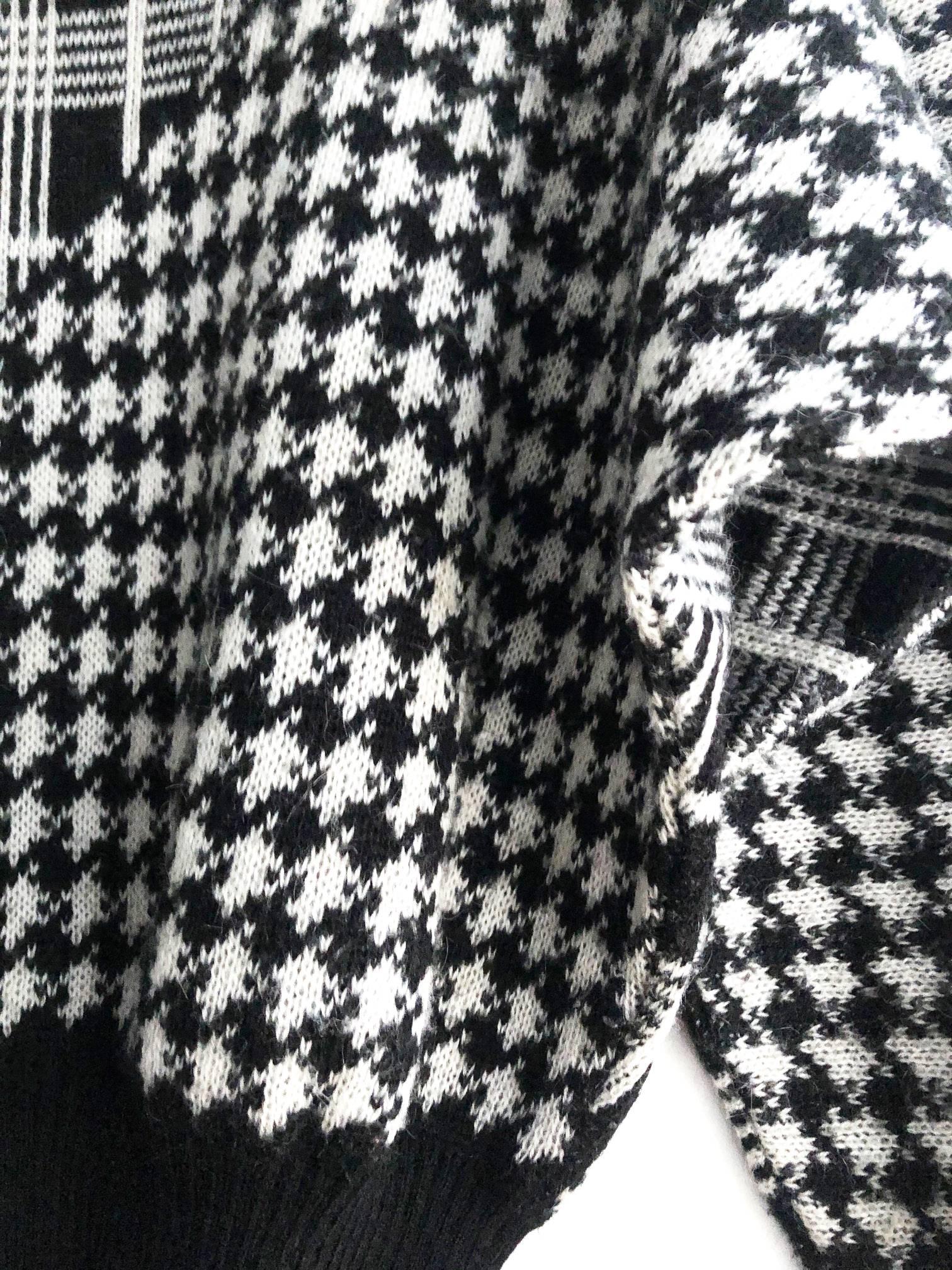 Women's 1970s/1980s Christian Dior Black and White Bat Wing Houndstooth Print Sweater 