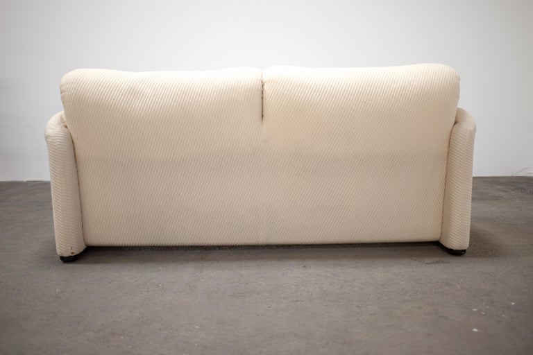 1970s 2-Seater Maralunga Sofas by Vico Magistretti for Cassina For Sale 8