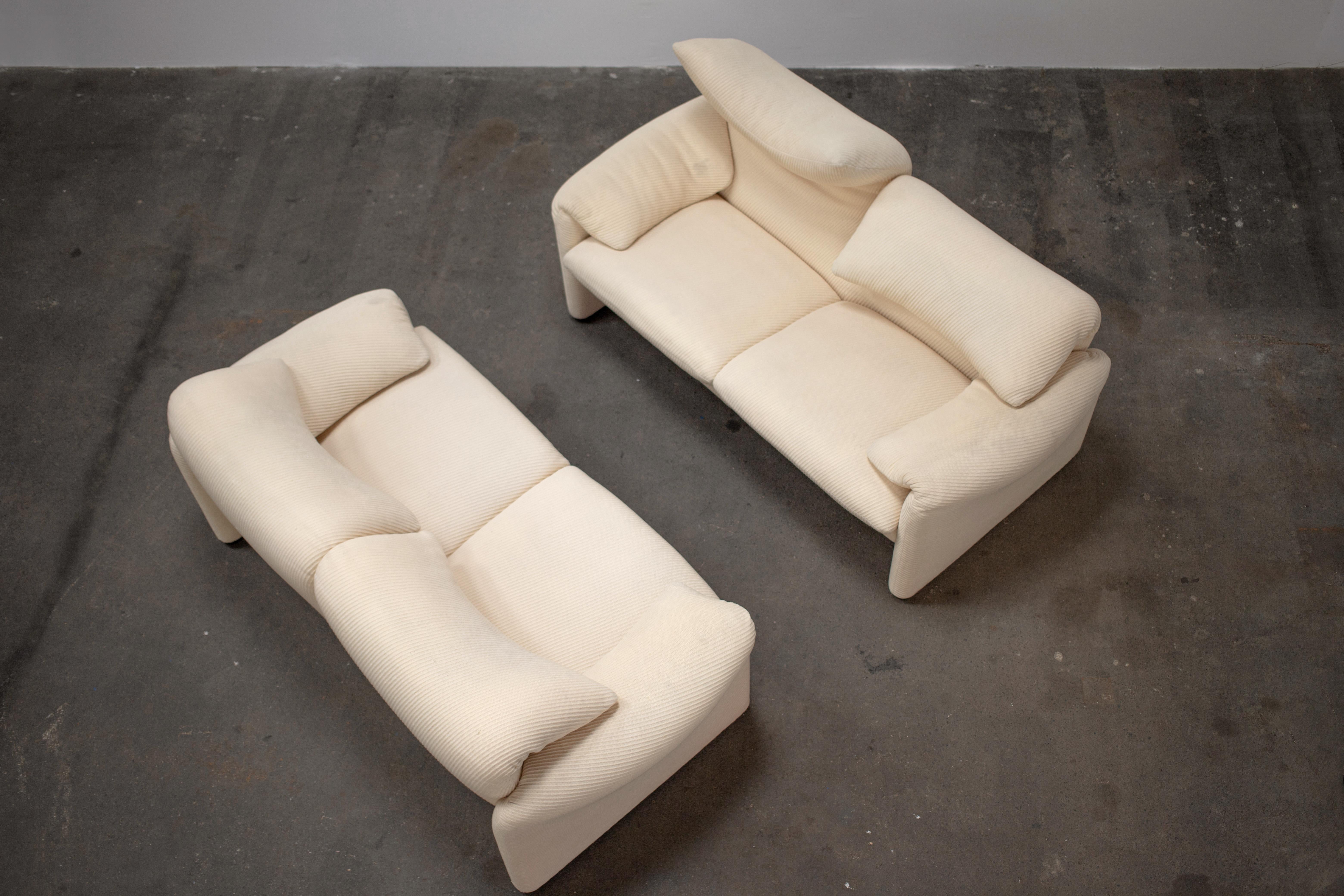 Mid-Century Modern 1970s 2-Seater Maralunga Sofas by Vico Magistretti for Cassina
