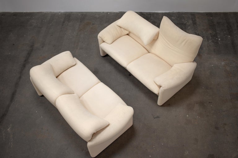 1970s 2-Seater Maralunga Sofas by Vico Magistretti for Cassina In Good Condition For Sale In Grand Cayman, KY