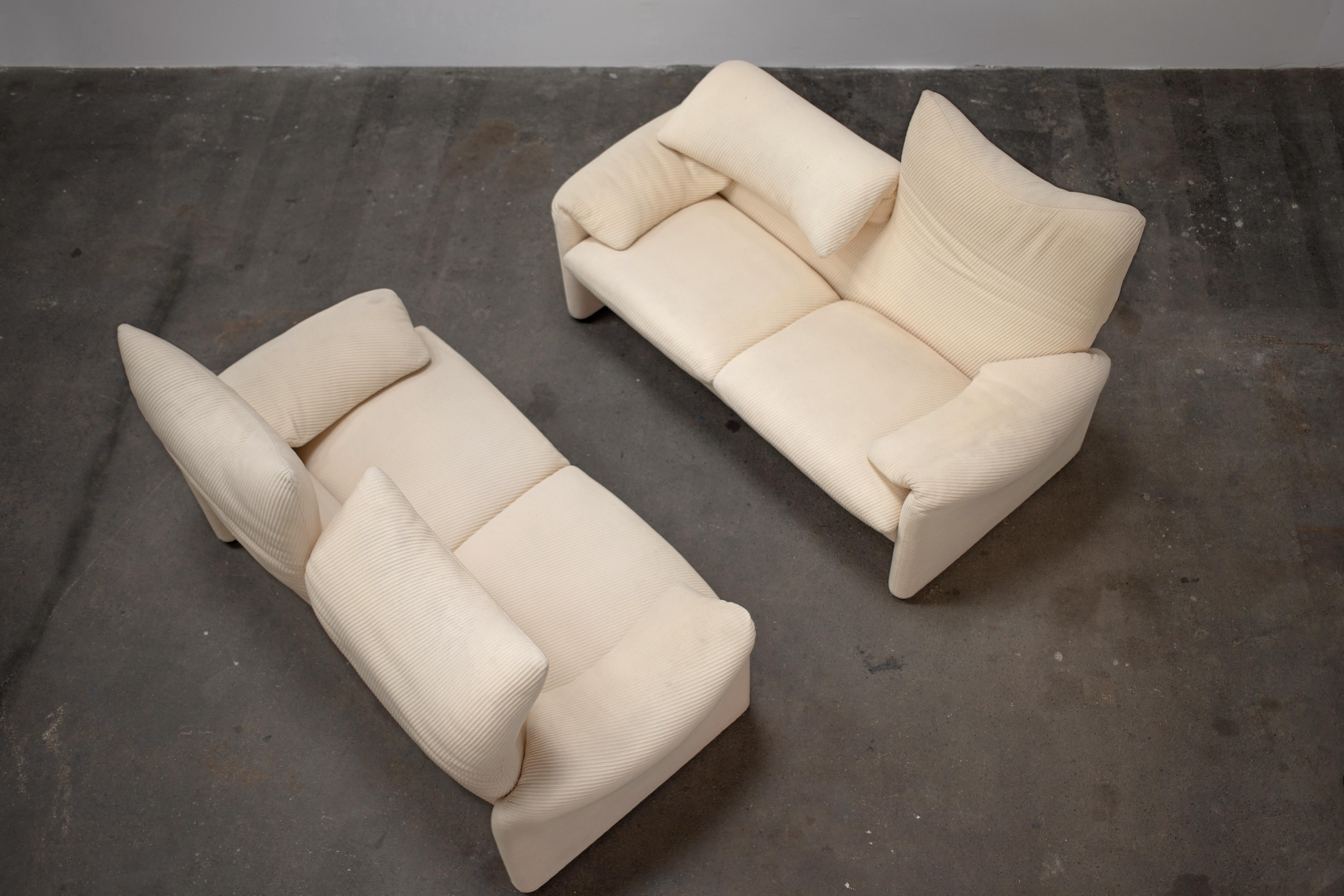 1970s 2-Seater Maralunga Sofas by Vico Magistretti for Cassina In Good Condition In Grand Cayman, KY
