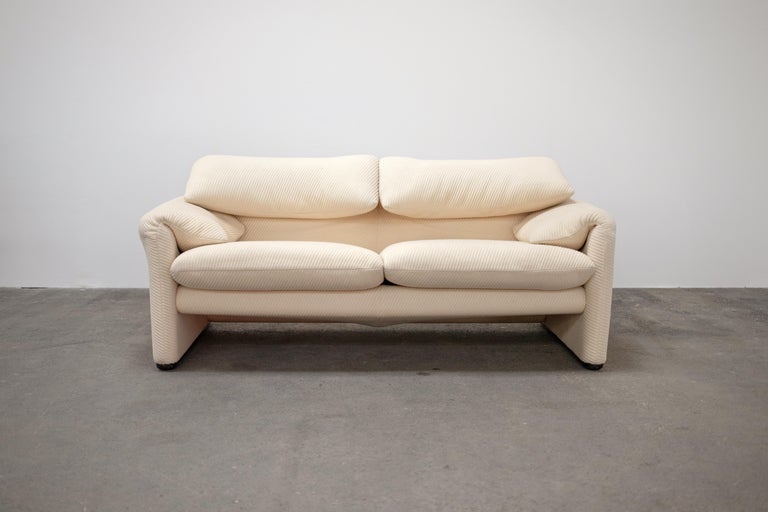 Wool 1970s 2-Seater Maralunga Sofas by Vico Magistretti for Cassina For Sale