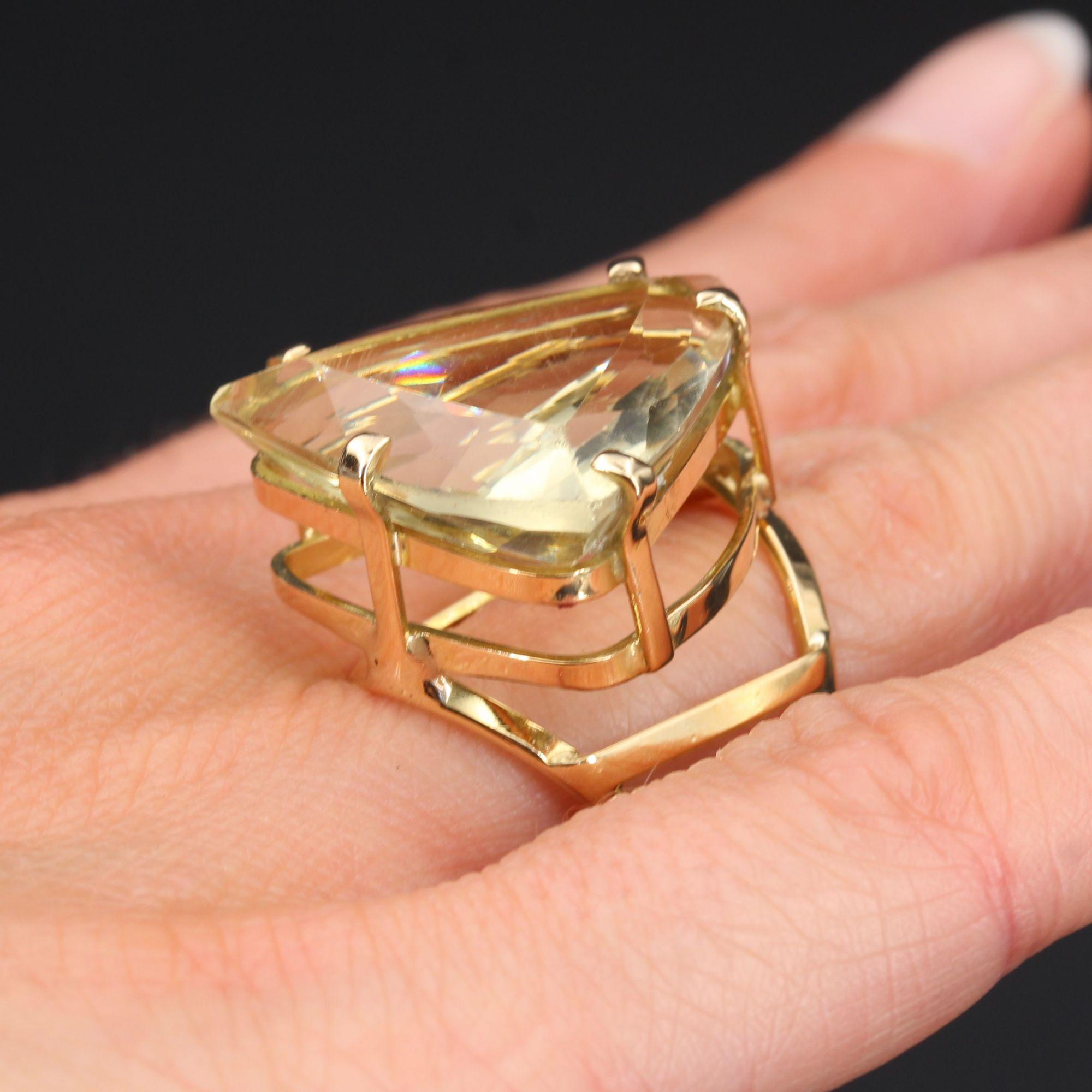 1970s 23 Carat Quartz Lemon 18 Karat Yellow Gold Setting Cocktail Ring For Sale 4