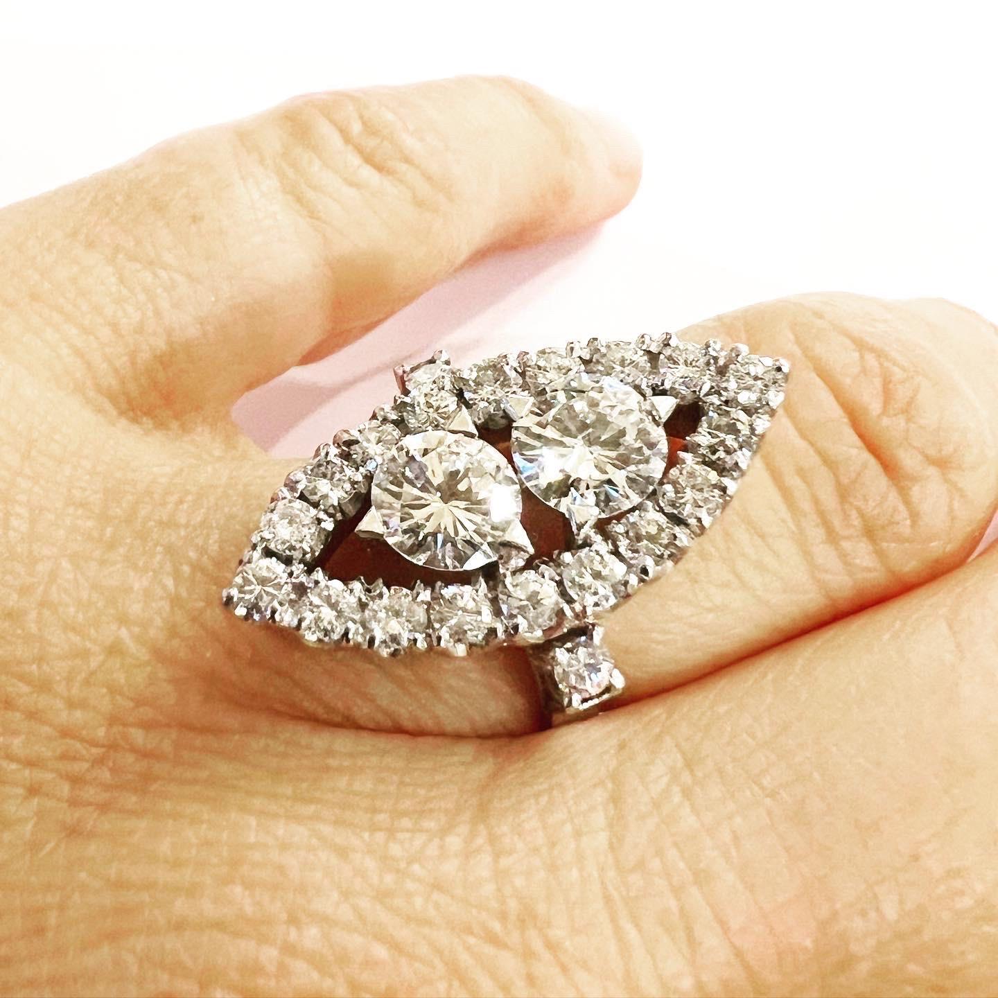 Art Deco 1970s, 2.9 carat Diamond Platinum Marquise Engagement Cocktail Ring For Sale