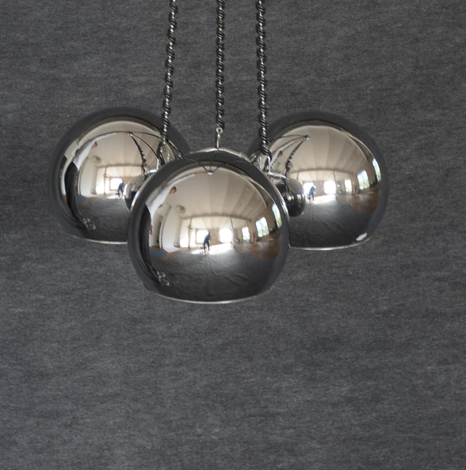 Space Age 1970s, 3 Chromed Globes Pendant by Gino Sarfatti For Sale