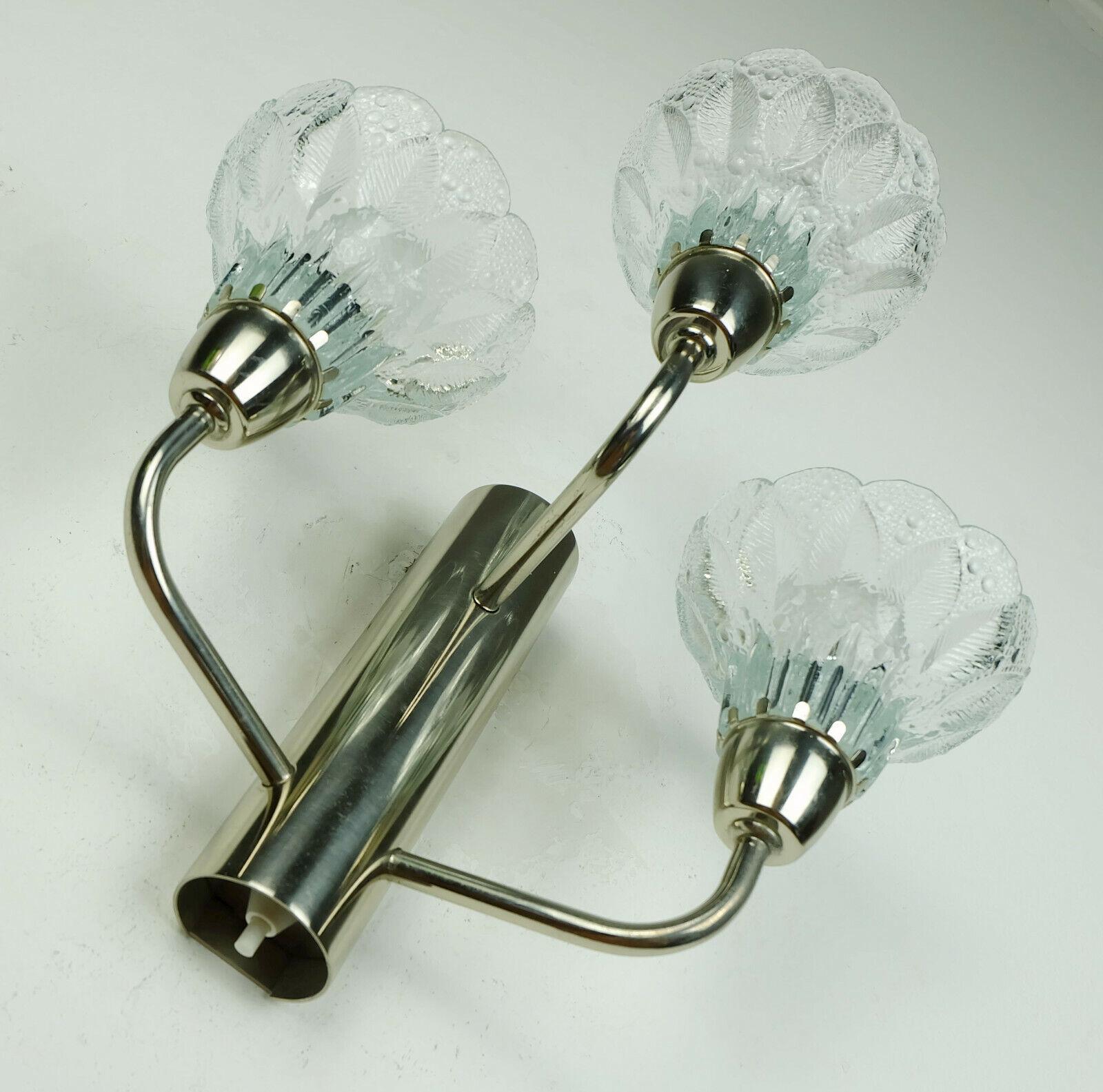 1970s 3-Light Sconce Wall Lamp Glass Blossom Shades and Chrome In Good Condition For Sale In Mannheim, DE