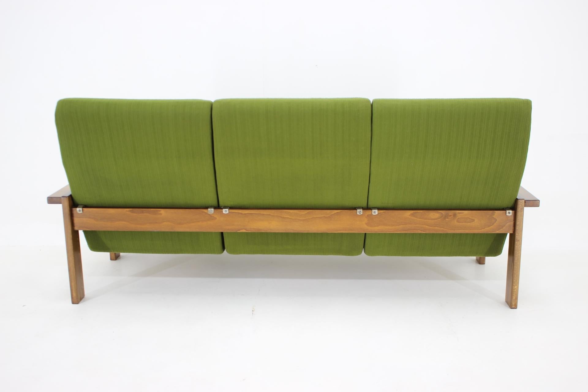 1970s 3-Seater Beech Sofa, Czechoslovakia For Sale 1