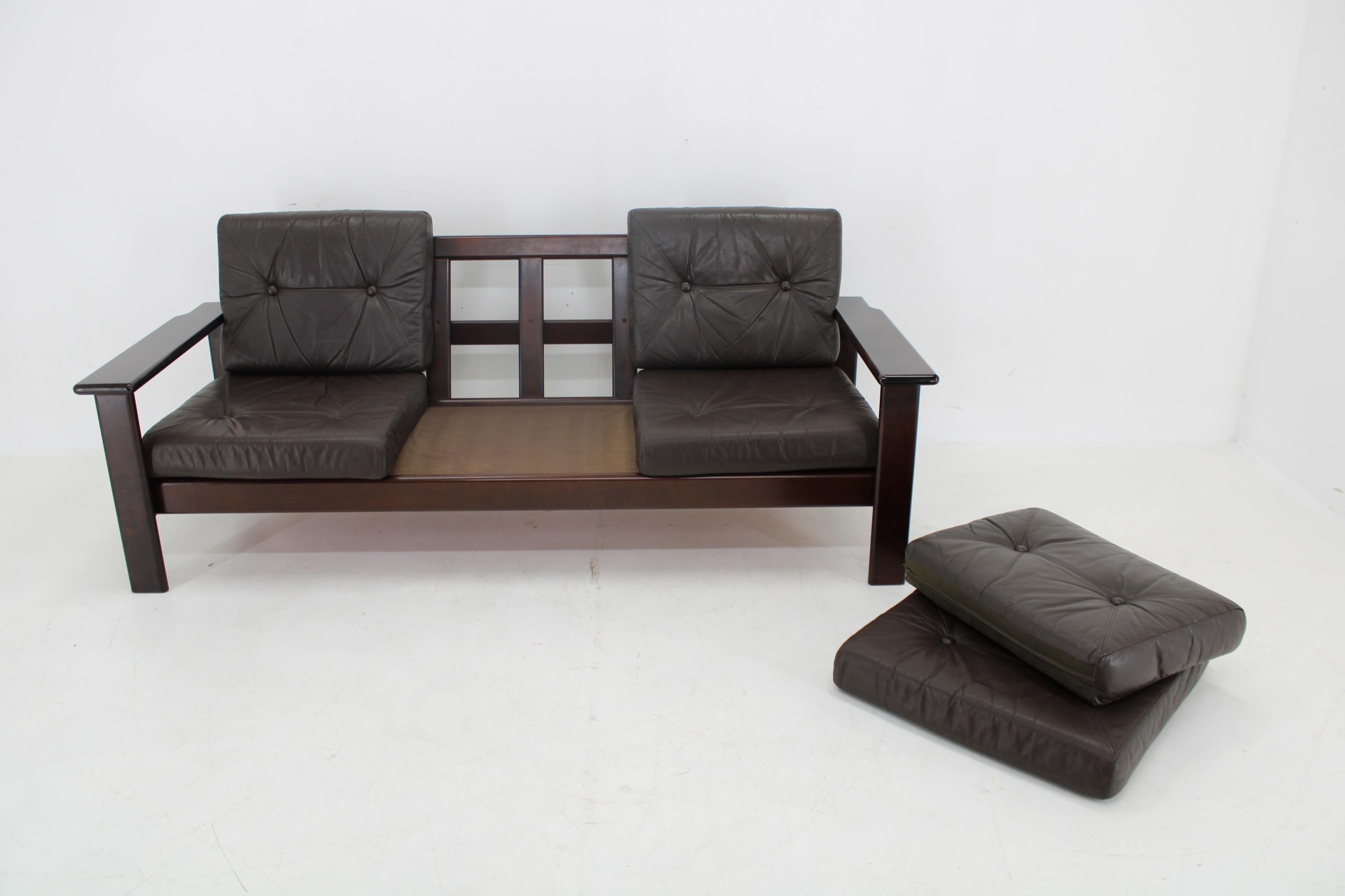 1970s 3- Seater Leather Sofa by Lepofinn, Finland For Sale 3