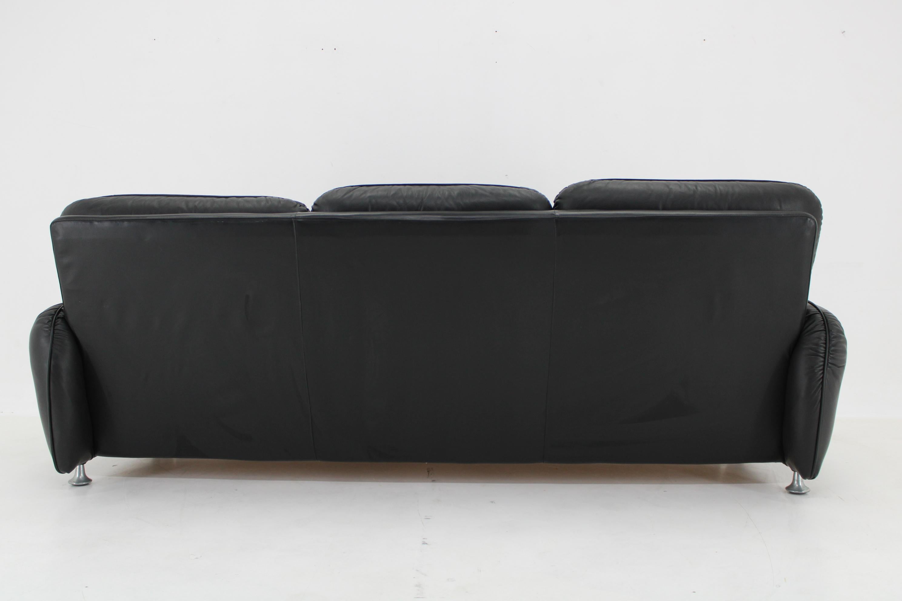 1970er 3-Sitzer Sofa aus schwarzem Leder, Italien im Angebot 10