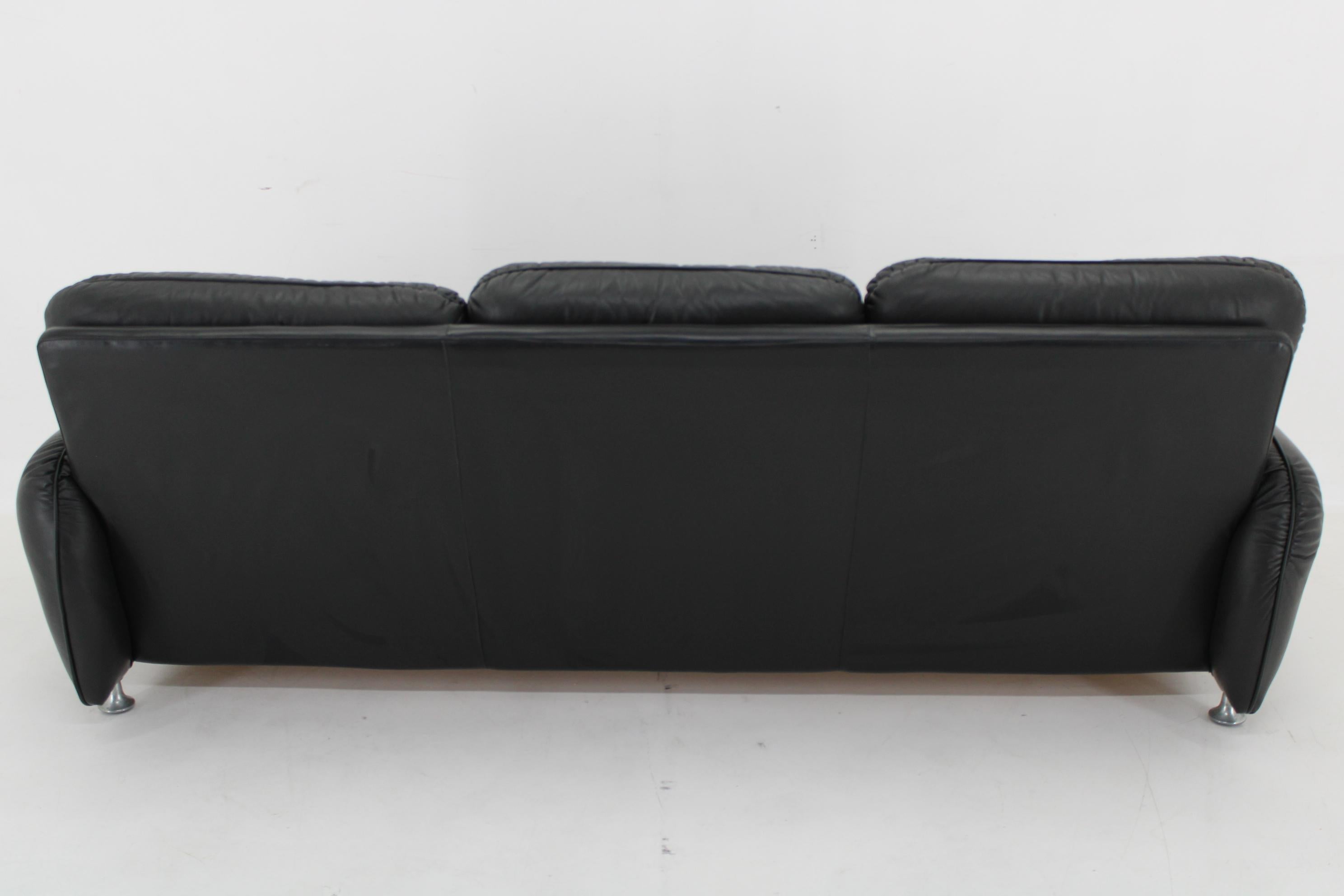 1970er 3-Sitzer Sofa aus schwarzem Leder, Italien im Angebot 11