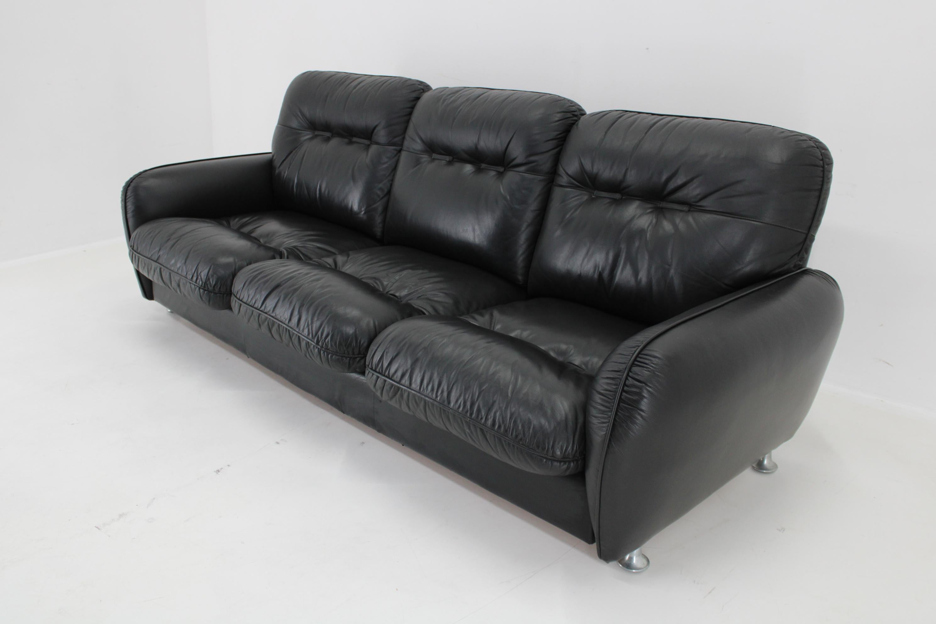 Mid-Century Modern 1970s 3-Seater Sofa in Black Leather, Italy For Sale