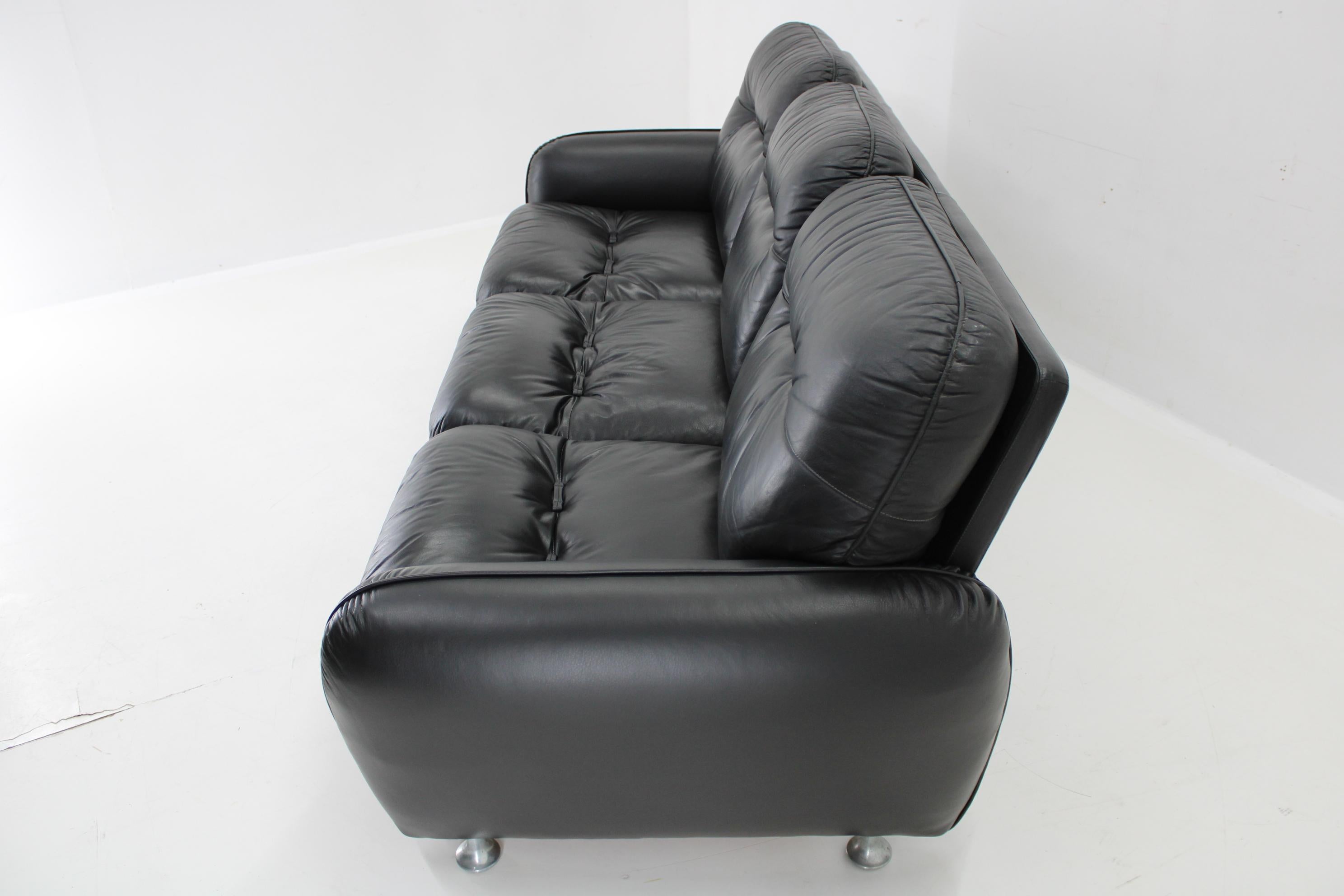 Italian 1970s 3-Seater Sofa in Black Leather, Italy For Sale