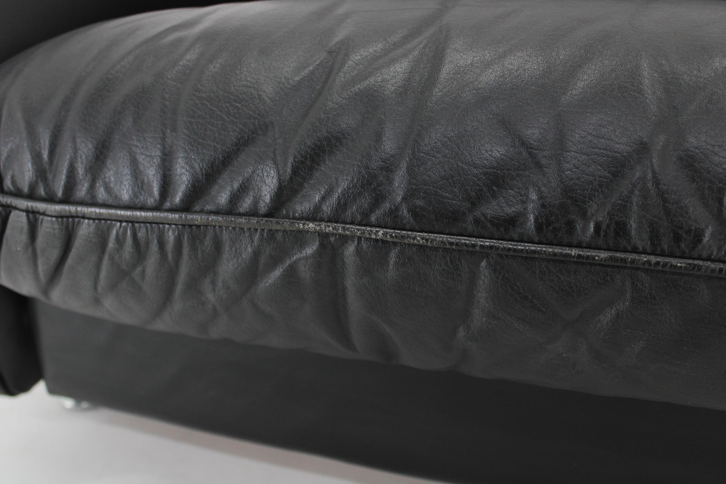 1970er 3-Sitzer Sofa aus schwarzem Leder, Italien im Angebot 3