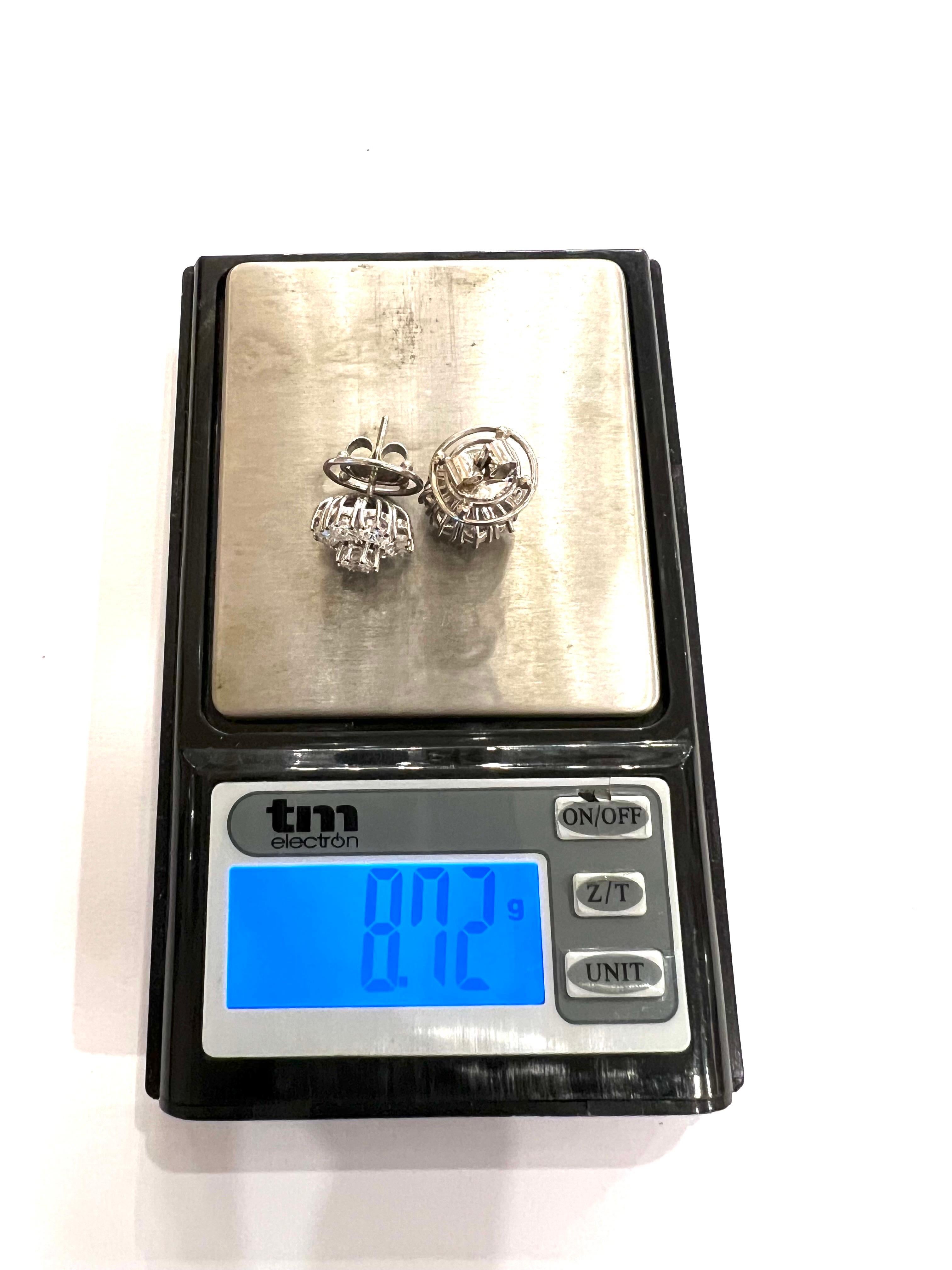 1970s 3.26 carats Diamonds Brilliant cut 18k White Gold Cluster Stud Earrings For Sale 3