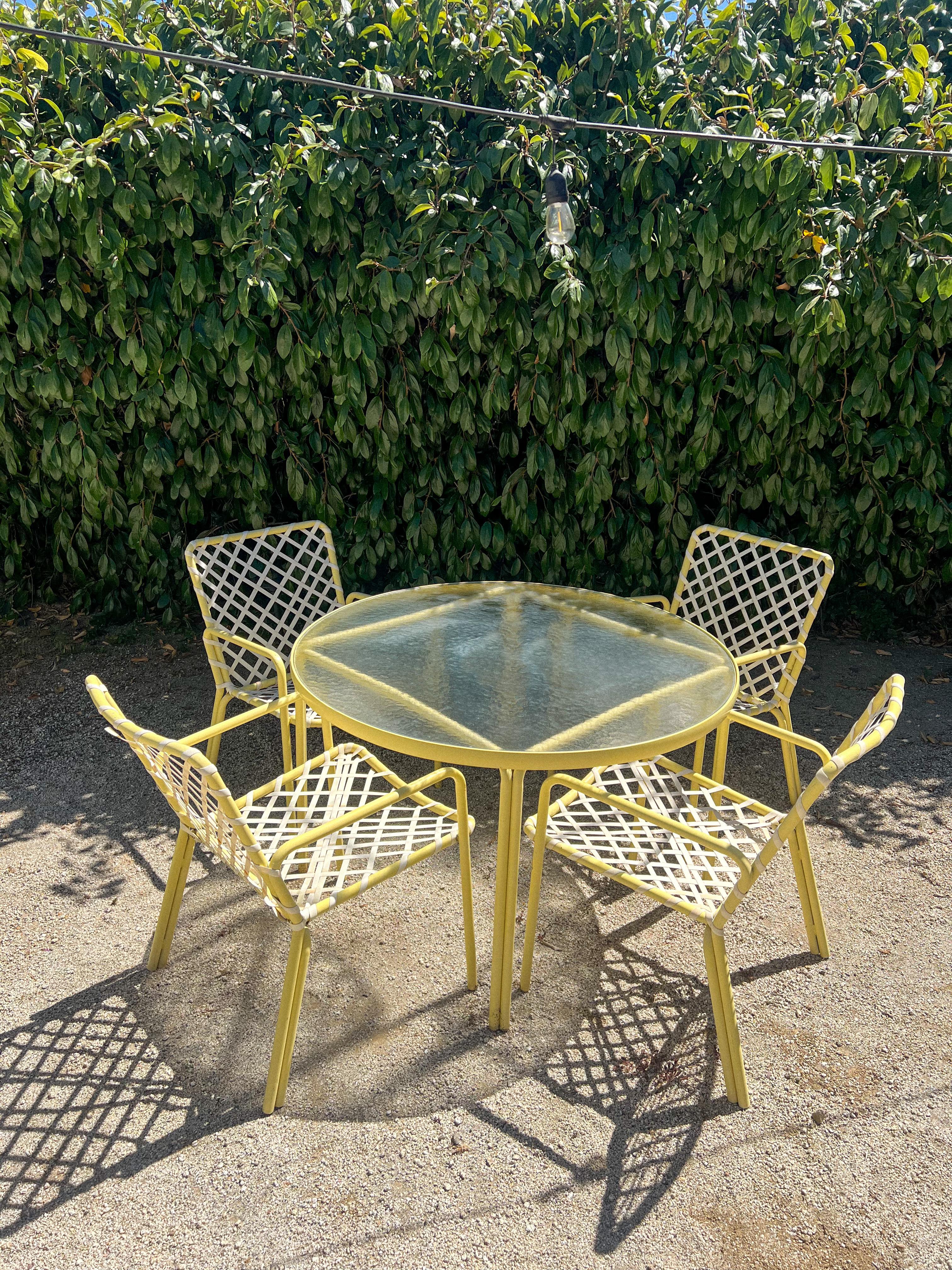 1970s 5-Piece Brown Jordan Tamiami Patio Set For Sale 2
