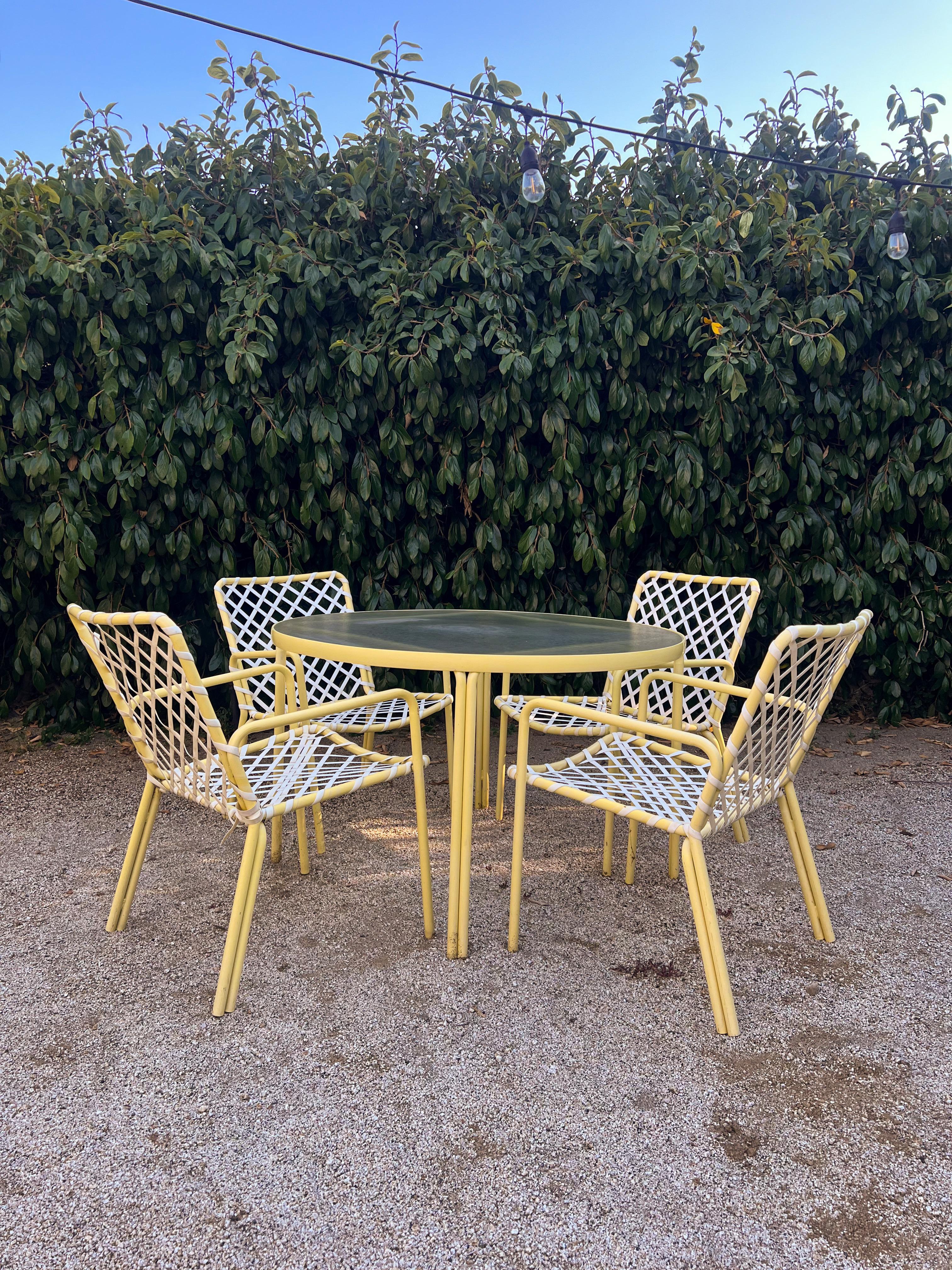 1970s 5-Piece Brown Jordan Tamiami Patio Set For Sale 3