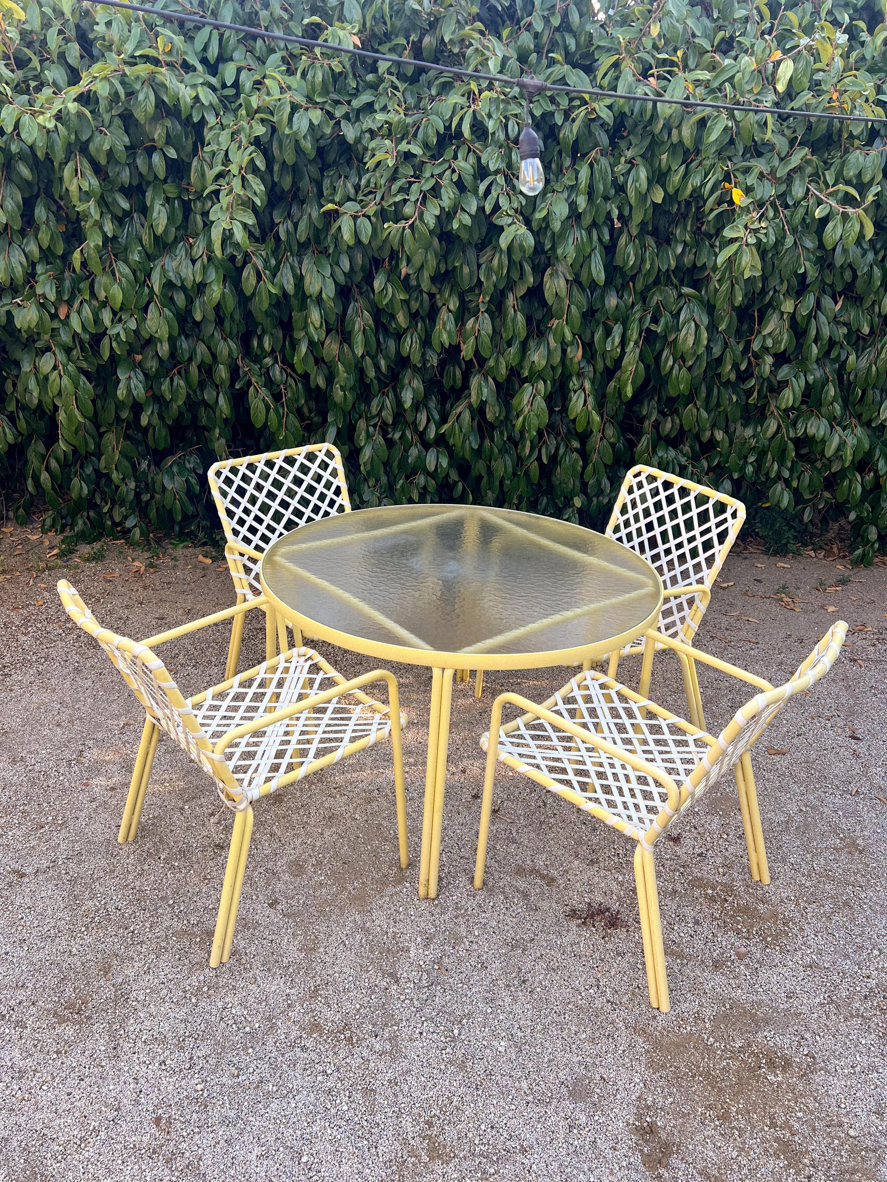 1970s 5-Piece Brown Jordan Tamiami Patio Set In Good Condition For Sale In La Mesa, CA