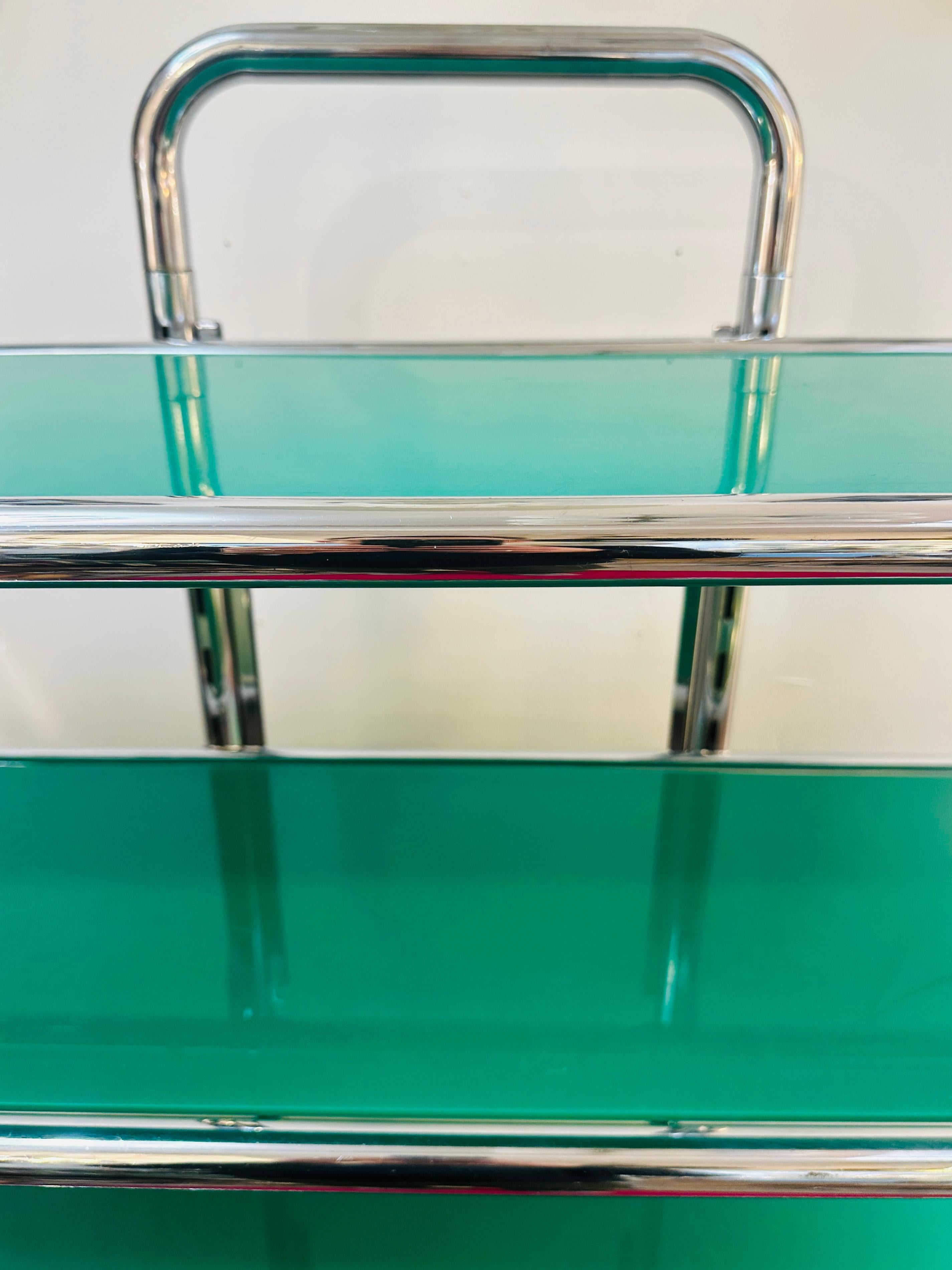 1970er Jahre Regal mit 5 Regalen aus Chrom und grünem Plexiglas - 2 VERFÜGBAR im Angebot 10