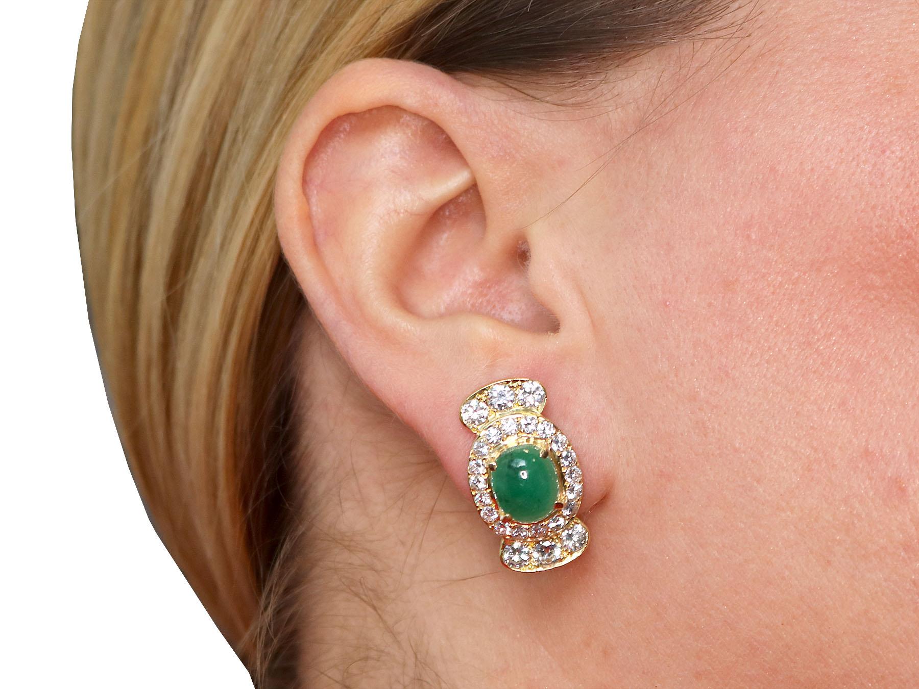 1970s 5.86 Carat Emerald and 4.32 Carat Diamond Yellow Gold Earrings 3