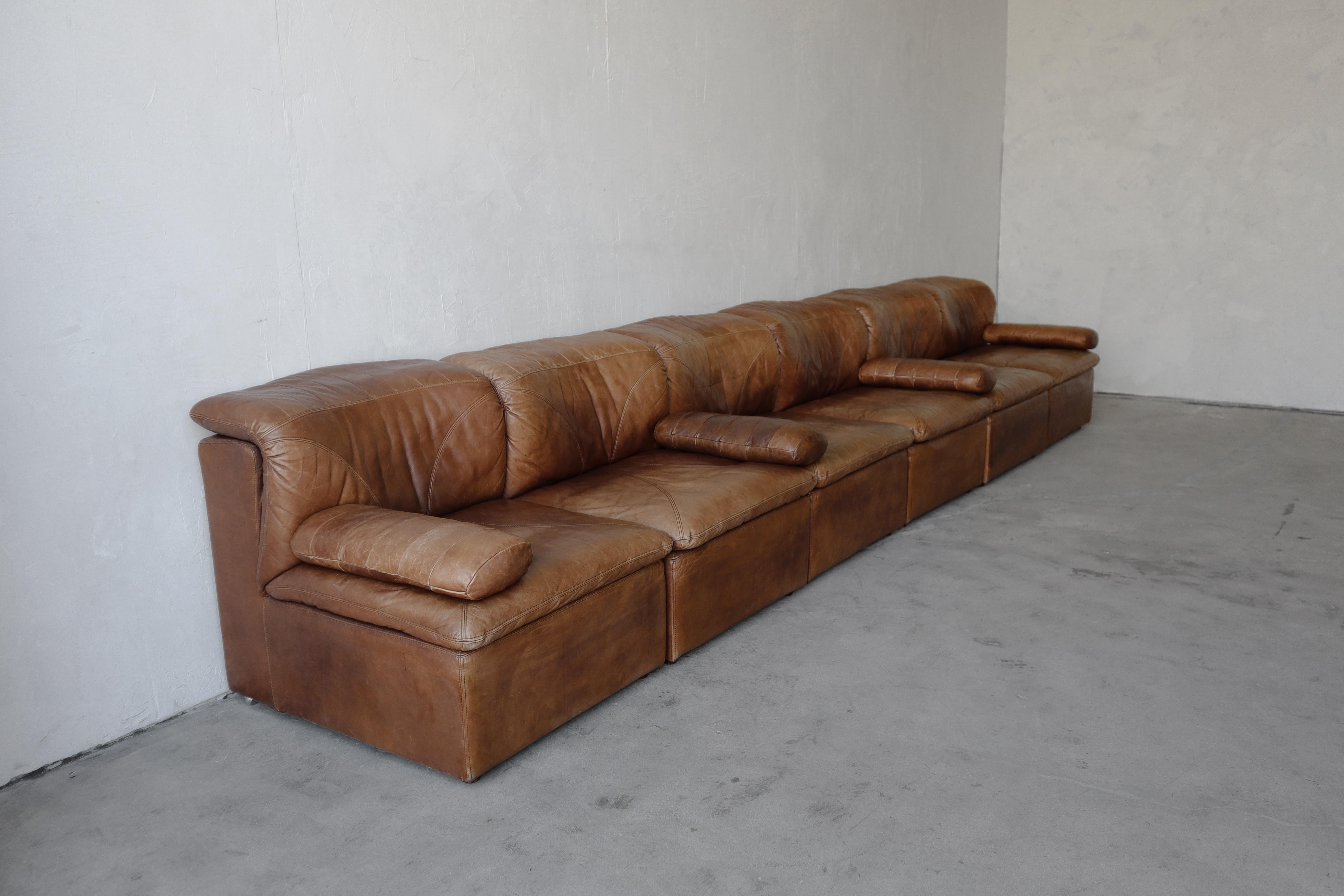1970's 6 Piece Modular Leather Sofa by De Sede In Good Condition For Sale In Las Vegas, NV