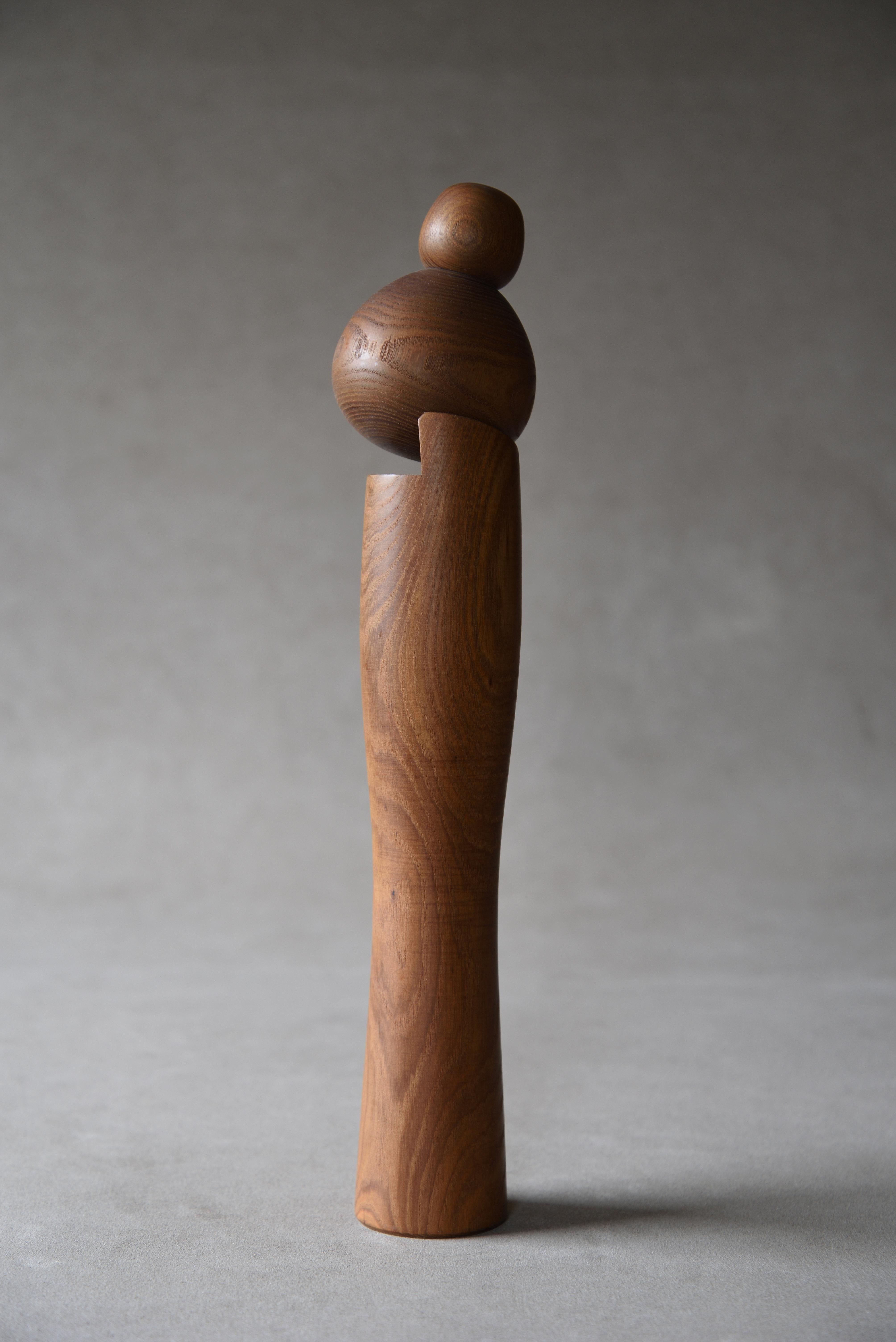 Bambola in legno Sosaku Kokeshi vintage moderna degli anni '70-'80 giapponese In condizioni buone in vendita a Chiba, JP
