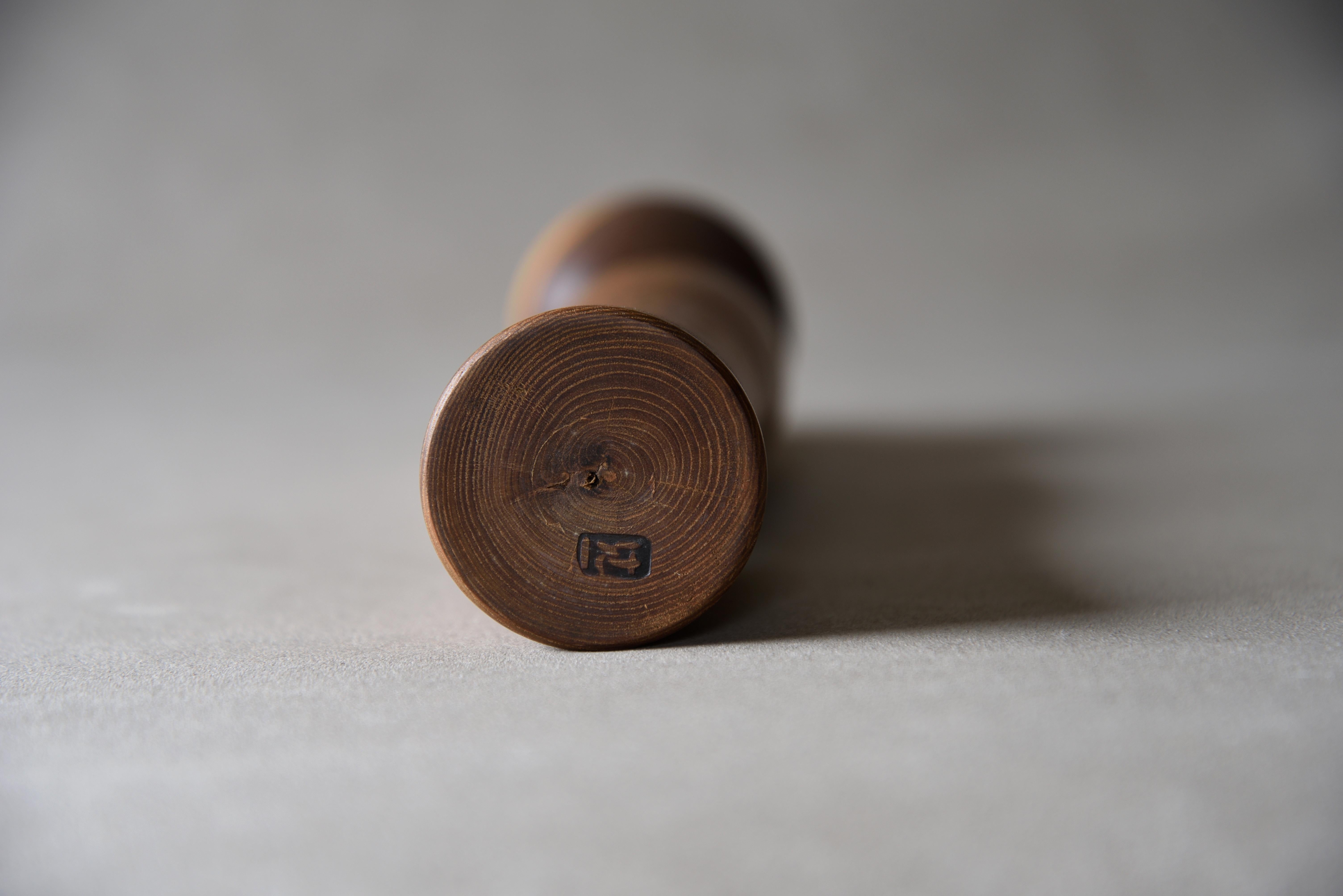 Legno Bambola in legno Sosaku Kokeshi vintage moderna degli anni '70-'80 giapponese in vendita