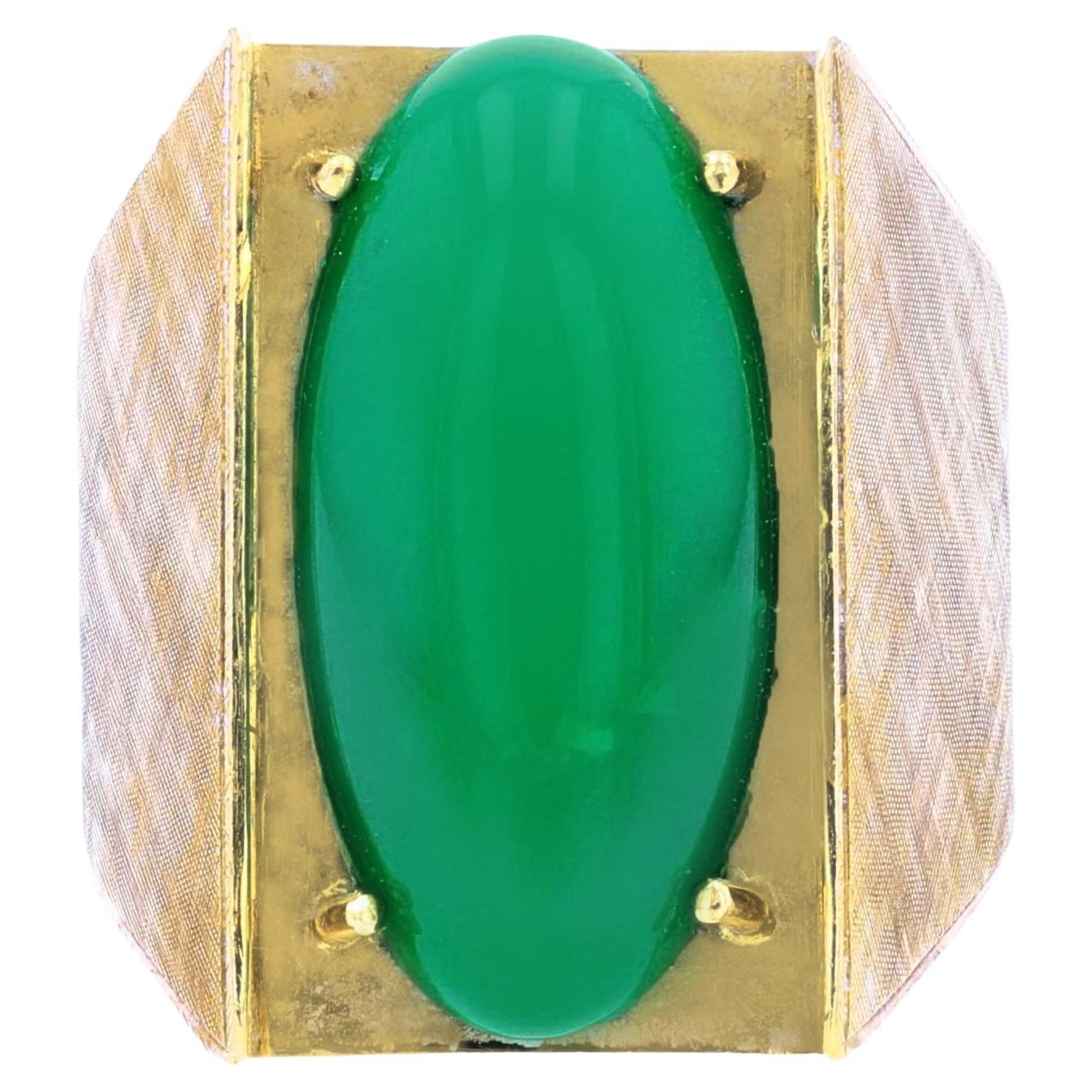 1970s 8.80 Carat Chysoprase 18 Karat Brushed Yellow Gold Signet Ring For Sale