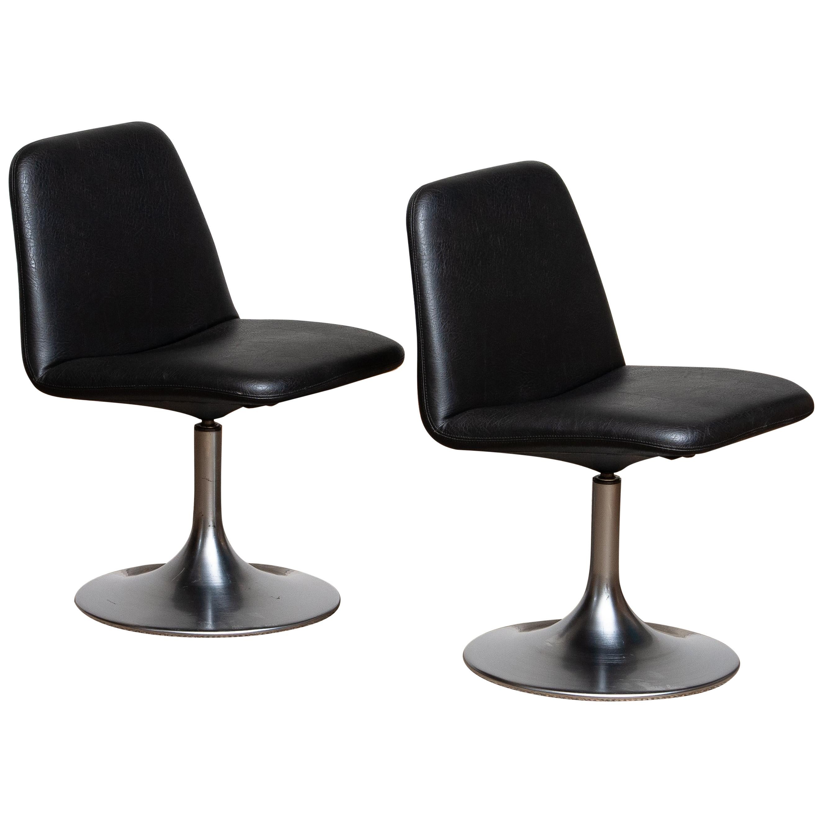 1970s a Pair of Black "Vinga" Swivel Slipper Chairs by Börje Johanson, Sweden 1