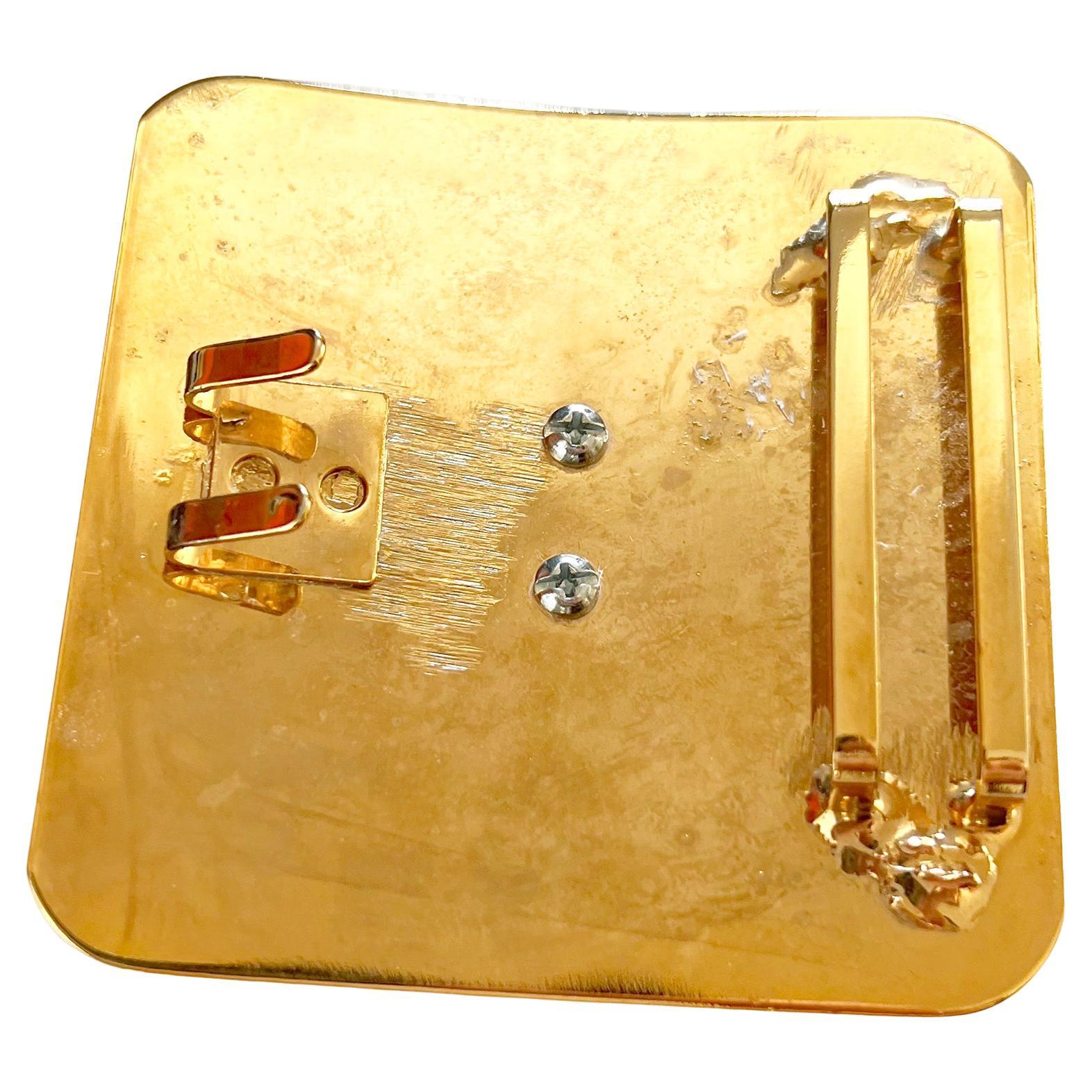 1970s Aaronel deRoy Gruber Green Vacuum Formed Plexiglas Brass Belt Buckle In Good Condition For Sale In Palm Springs, CA