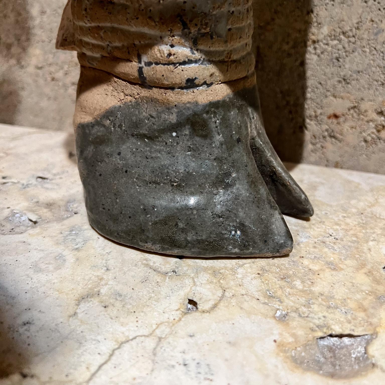 1970 Escultura de pezuña con textura abstracta Studio Art Pottery en Bueno estado para la venta en Chula Vista, CA