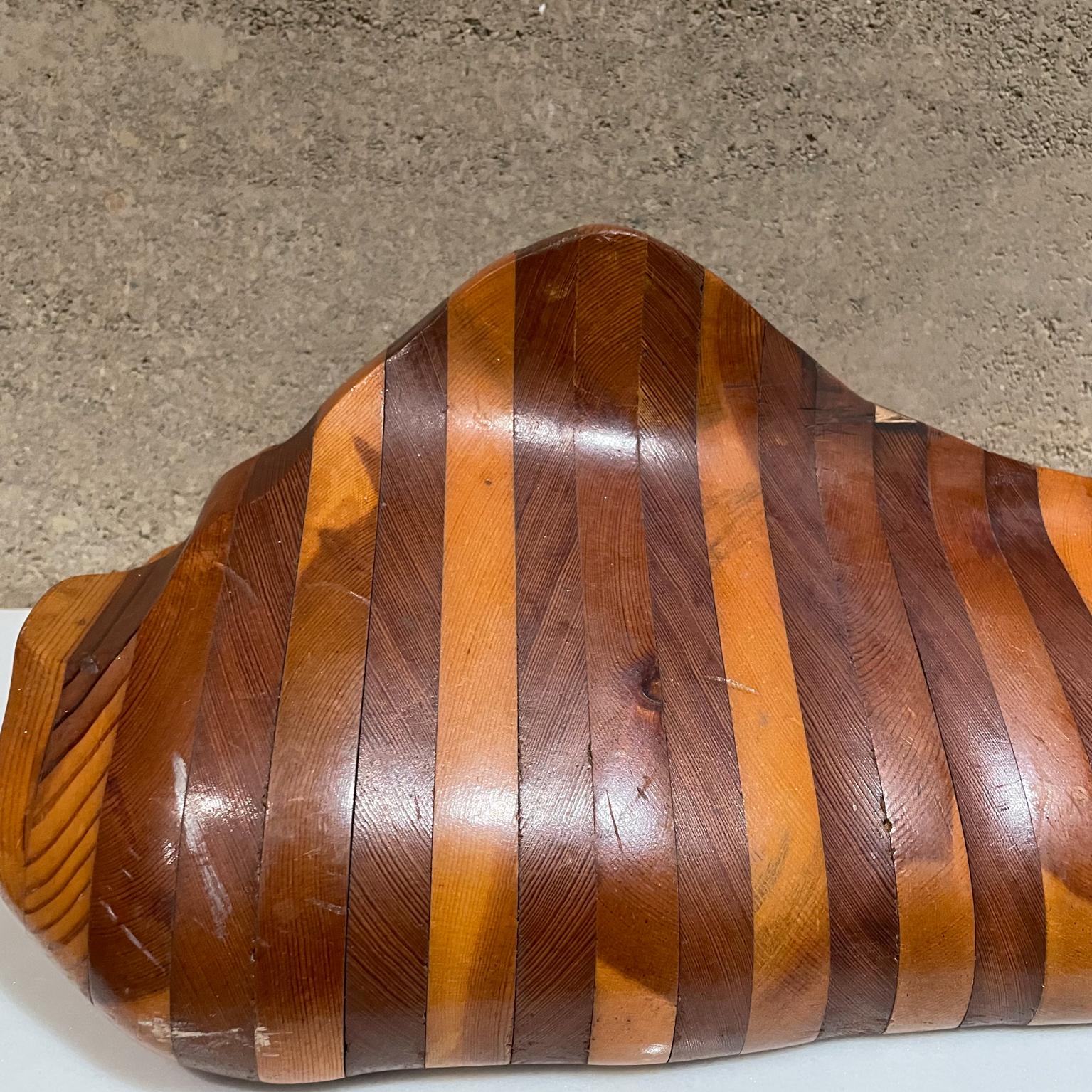 Sculpture de table moderne organique abstraite et abstraite des années 1970, forme libre en bois exotique rayé  Bon état - En vente à Chula Vista, CA