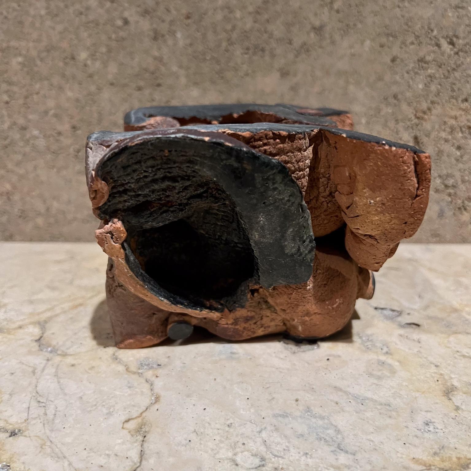Abstract modern root sculpture vintage pottery art
1970s Abstract Modern Root Sculpture Studio Pottery Art
3.5 h x 5 w x 4.5 d
Preowned original vintage condition.
See images provided.