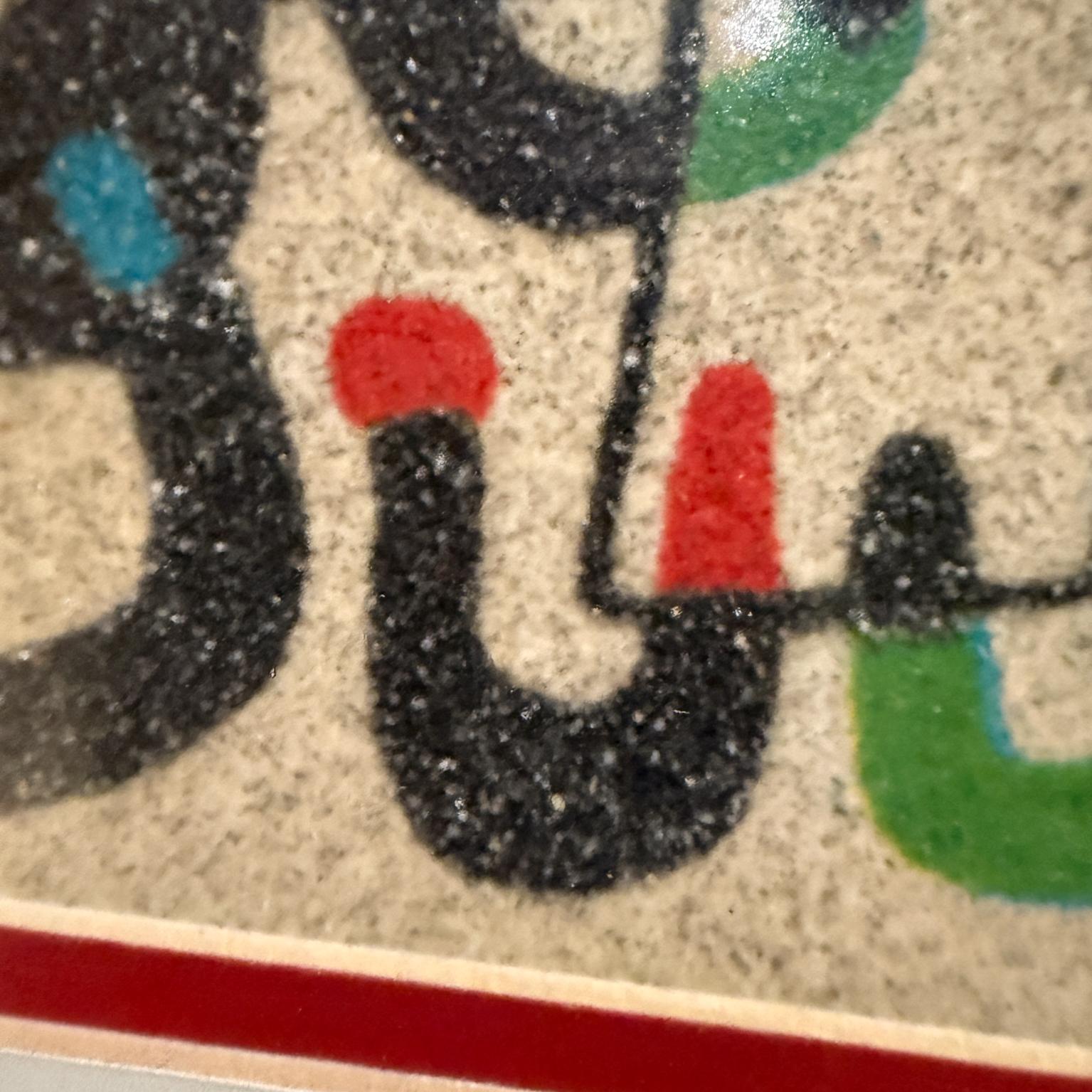 1970er Jahre Abstrakte Farb-Sand-Kunst nach Joan Miró Mexiko-Stadt (Sandstein) im Angebot