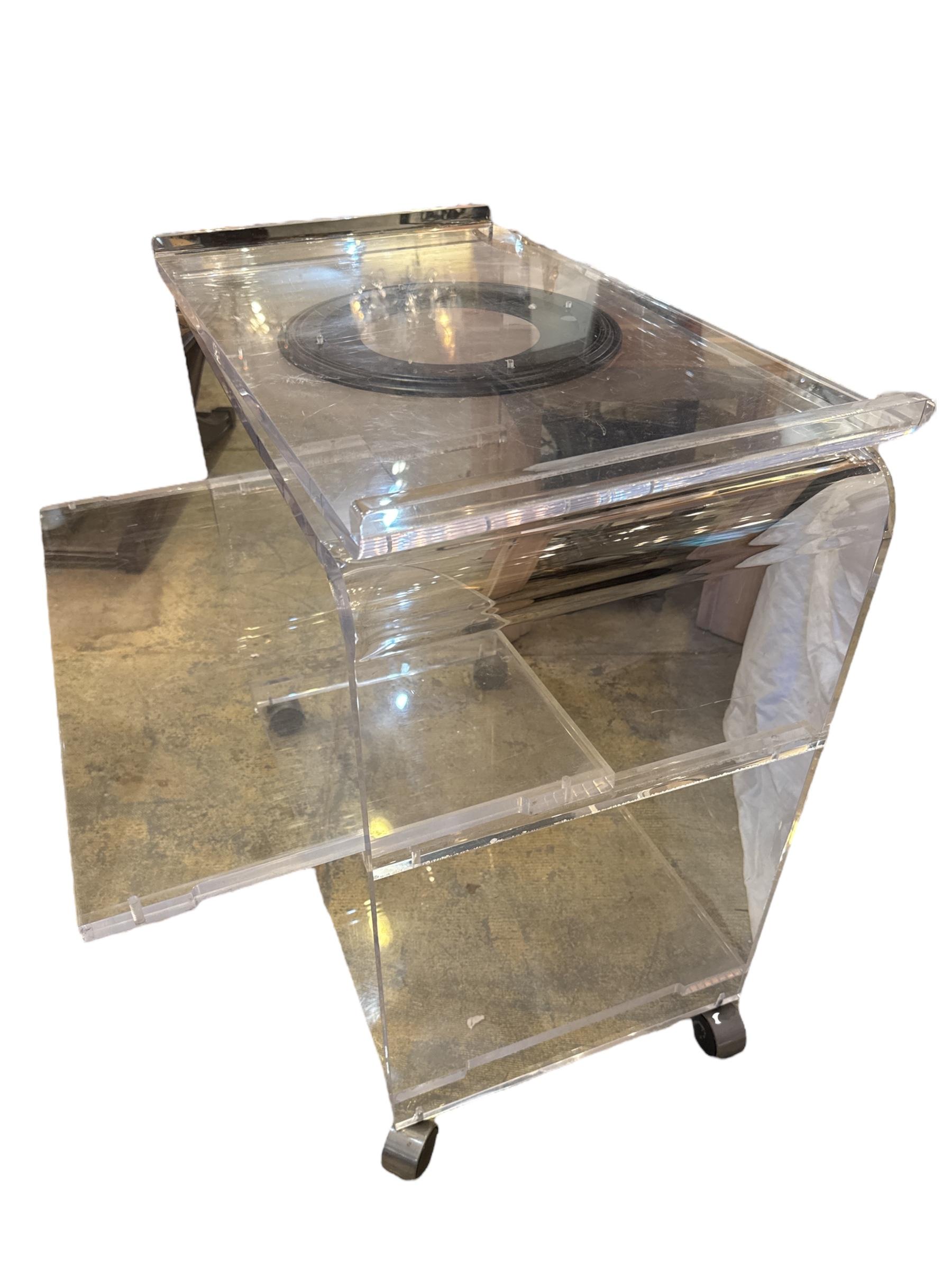 1970s Acrylic Lucite Glass Cart With a Rotating Top For Sale 2