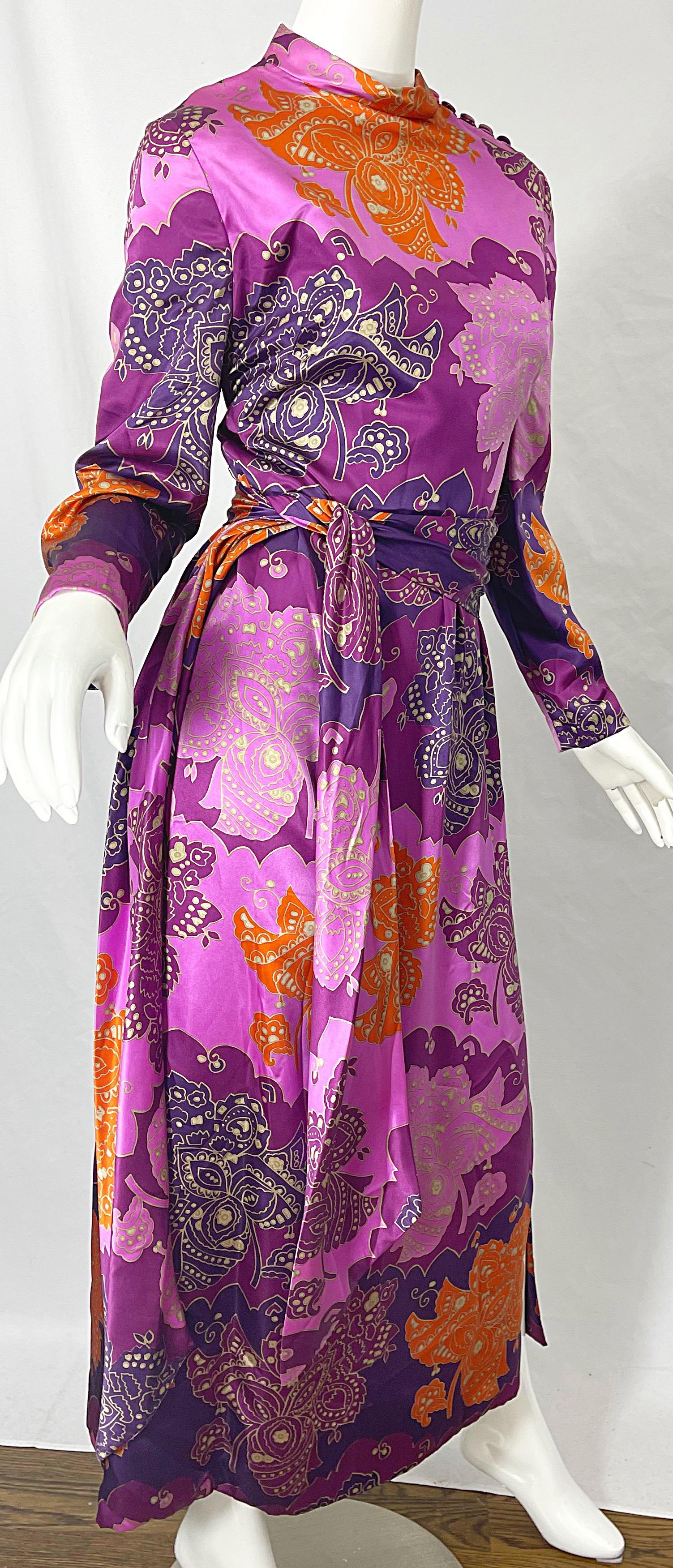 1970s Adele Simpson Paisley Print Long Sleeve Purple Vintage 70s Maxi Dress Belt For Sale 5
