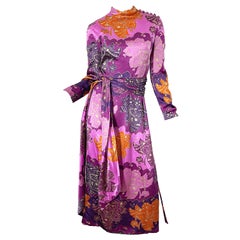 1970er Jahre Adele Simpson Lila Vintage 70er Jahre Maxikleid mit langen Ärmeln und Paisleymuster