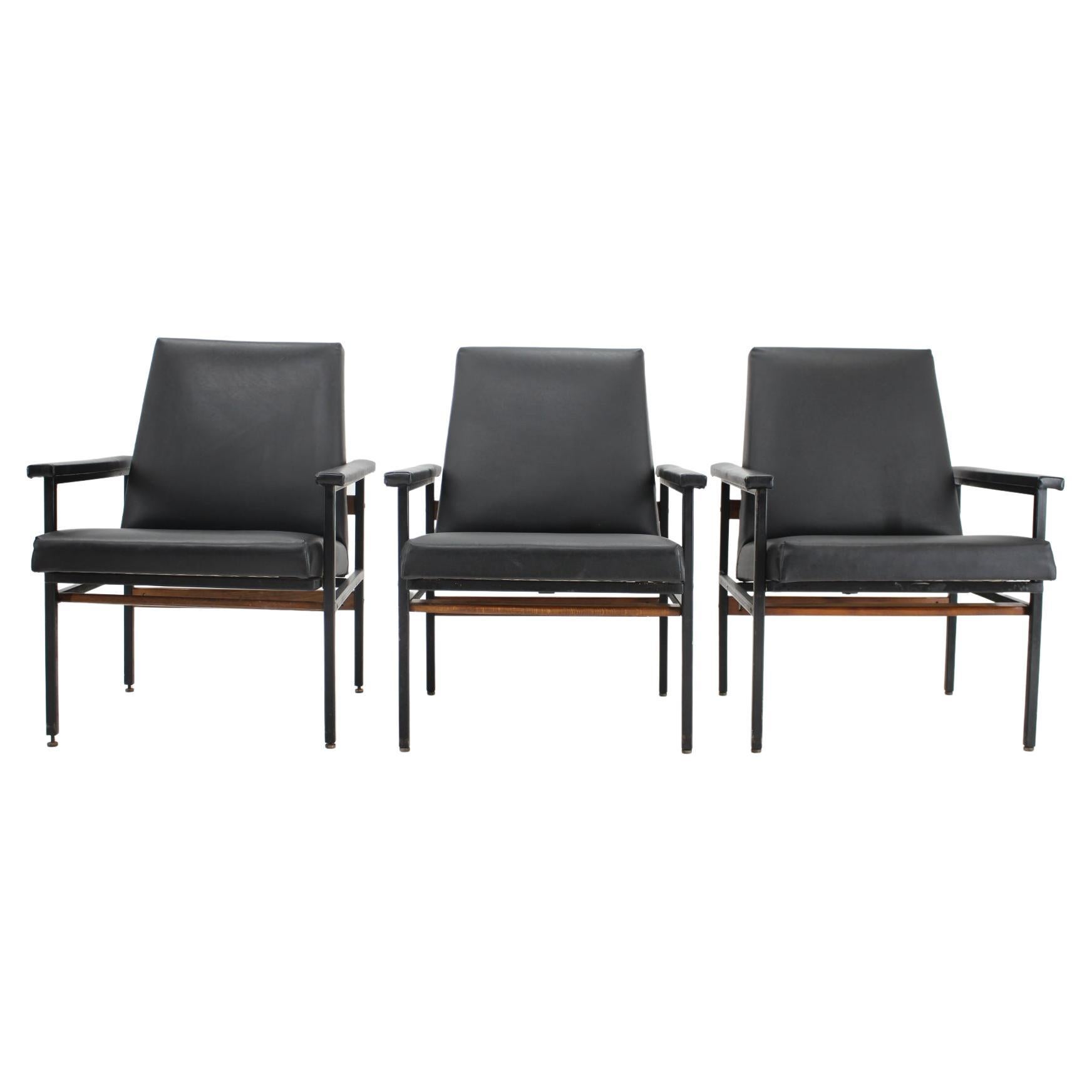 Sillón ajustable de polipiel negra, Checoslovaquia, años 70