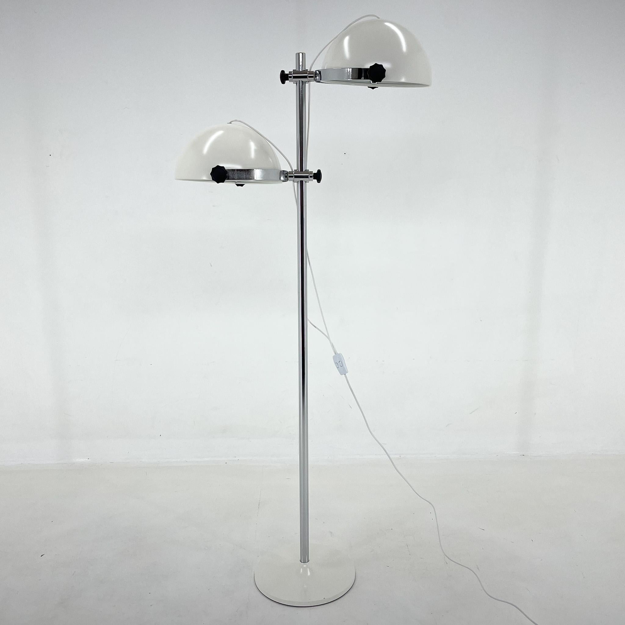 1970's Adjustable Chrome & Laquered Metal Floor Lamp, Italy For Sale 6