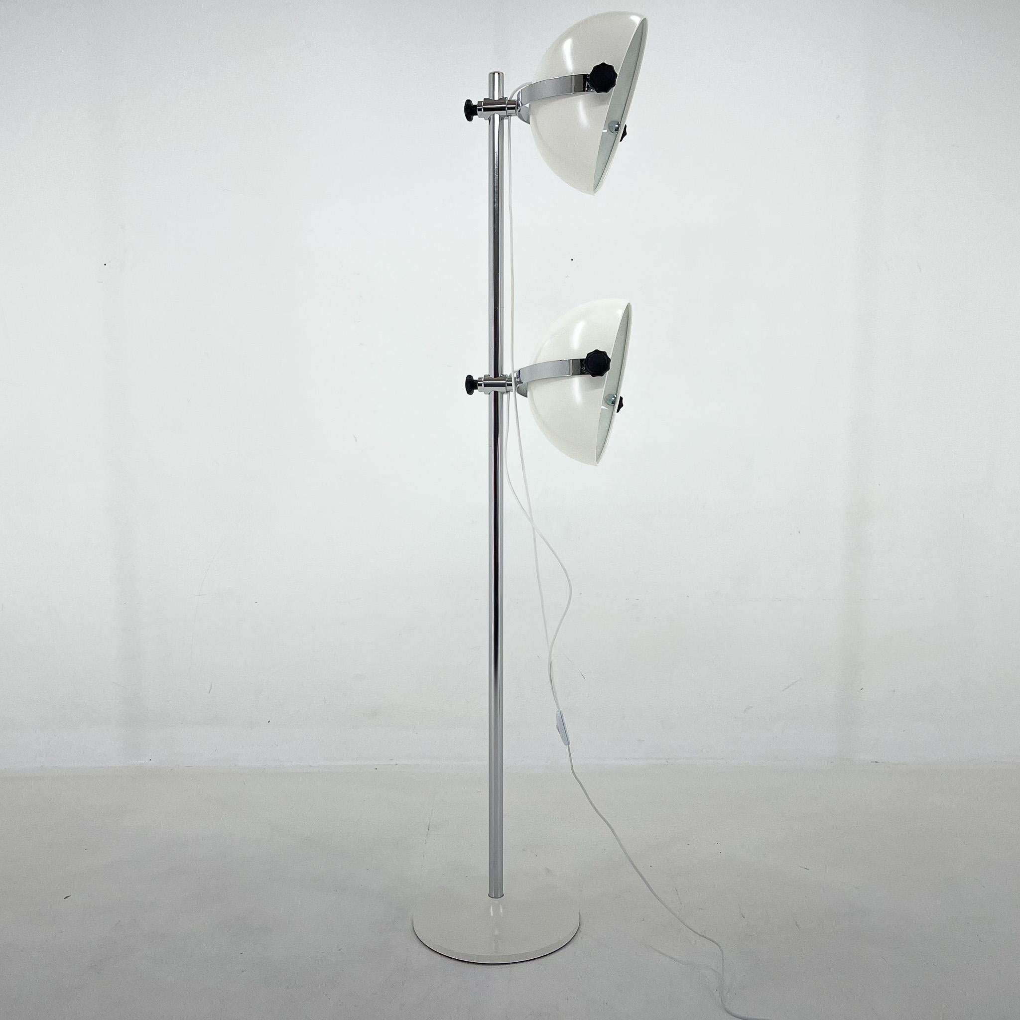 1970's Adjustable Chrome & Laquered Metal Floor Lamp, Italy For Sale 7