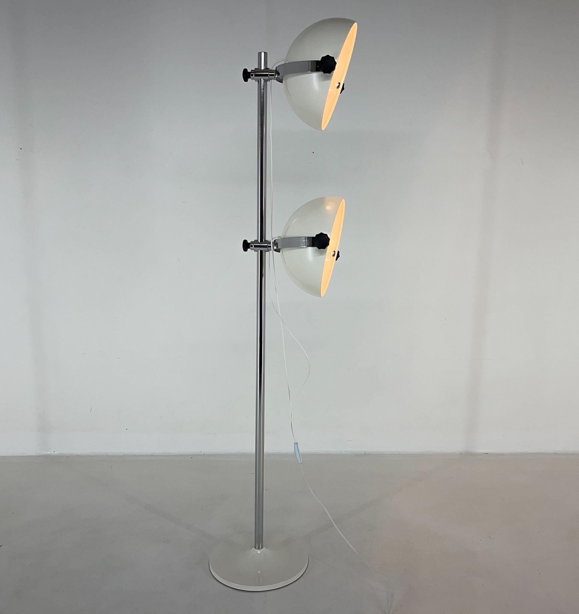 Mid-Century Modern 1970's Adjustable Chrome & Laquered Metal Floor Lamp, Italy For Sale