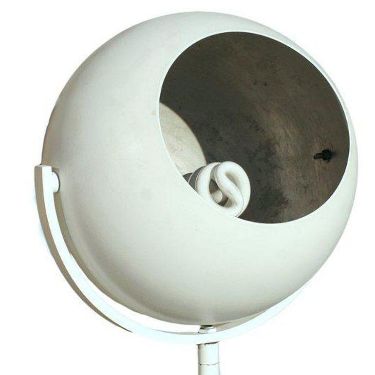Américain Lampadaire « Eye Ball » réglable des années 1970 sur socle à piédestal en vente