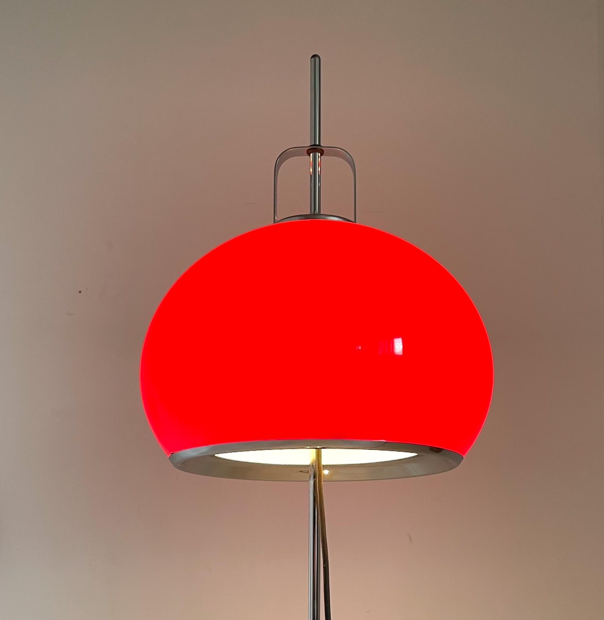 1970s Adjustable Floor Lamp Designed by Guzzini for Meblo, Italy  For Sale 3