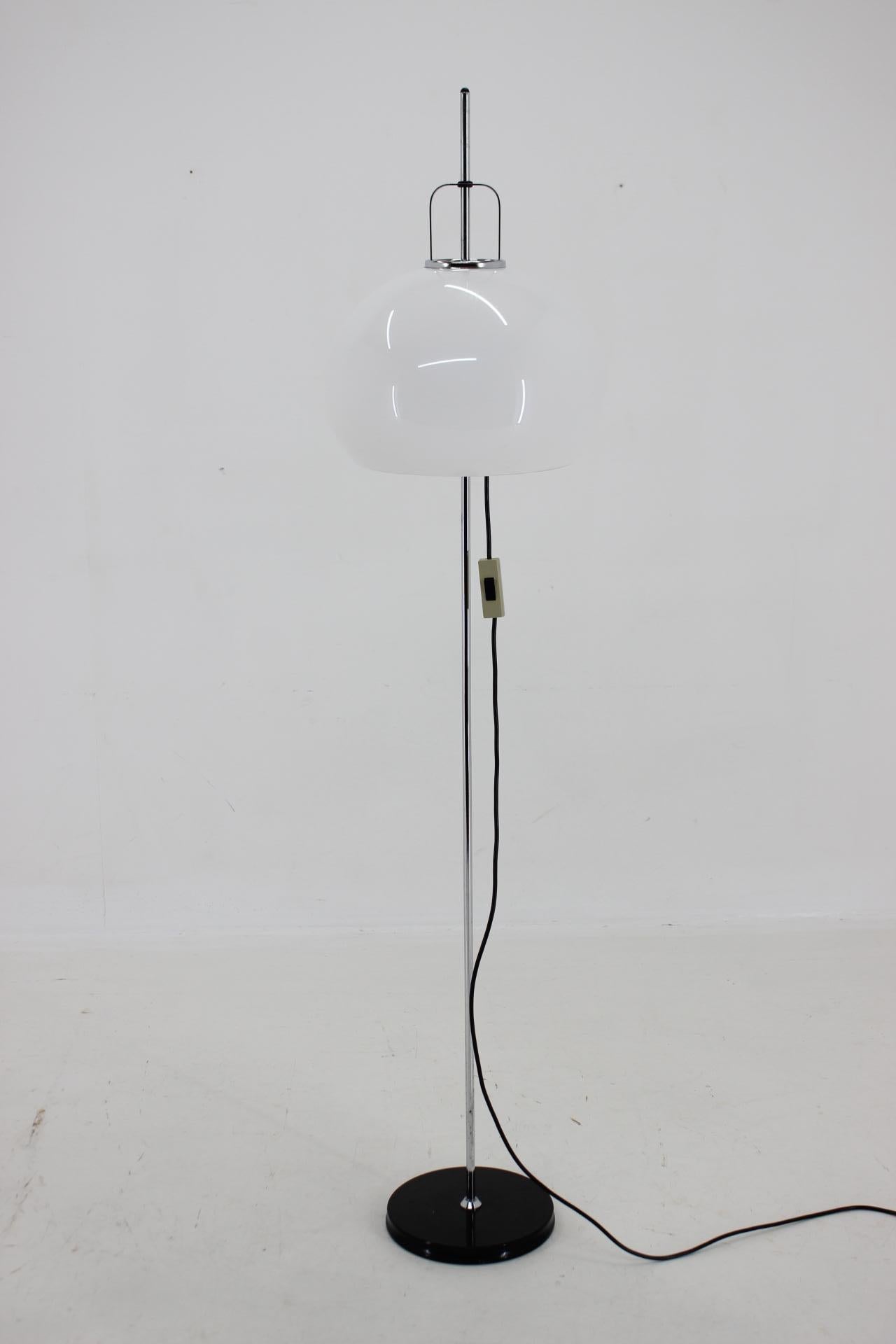 Adam Style 1970s Adjustable Floor Lamp Designed by Guzzini for Meblo, Italy For Sale