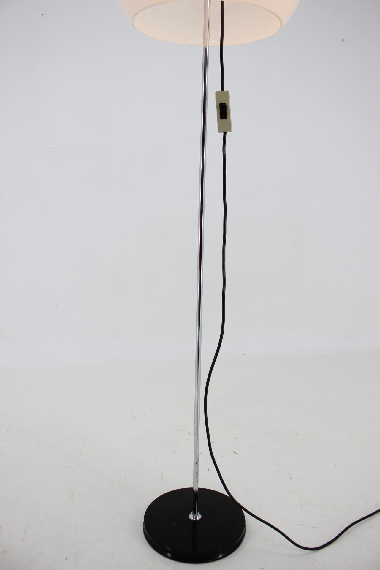 Glass 1970s Adjustable Floor Lamp Designed by Guzzini for Meblo, Italy For Sale